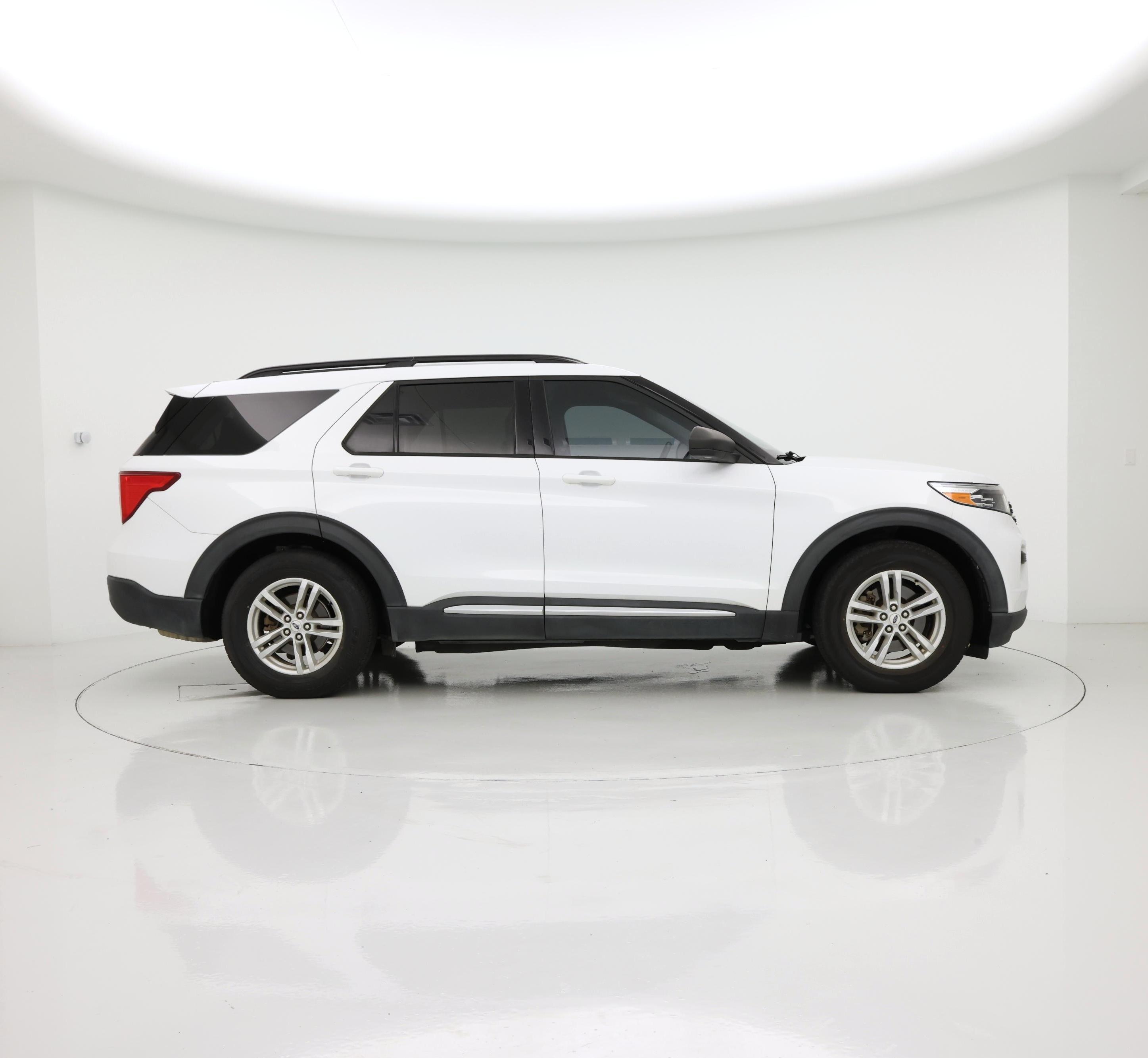 Thumbnail: 2021 Ford Explorer - 7