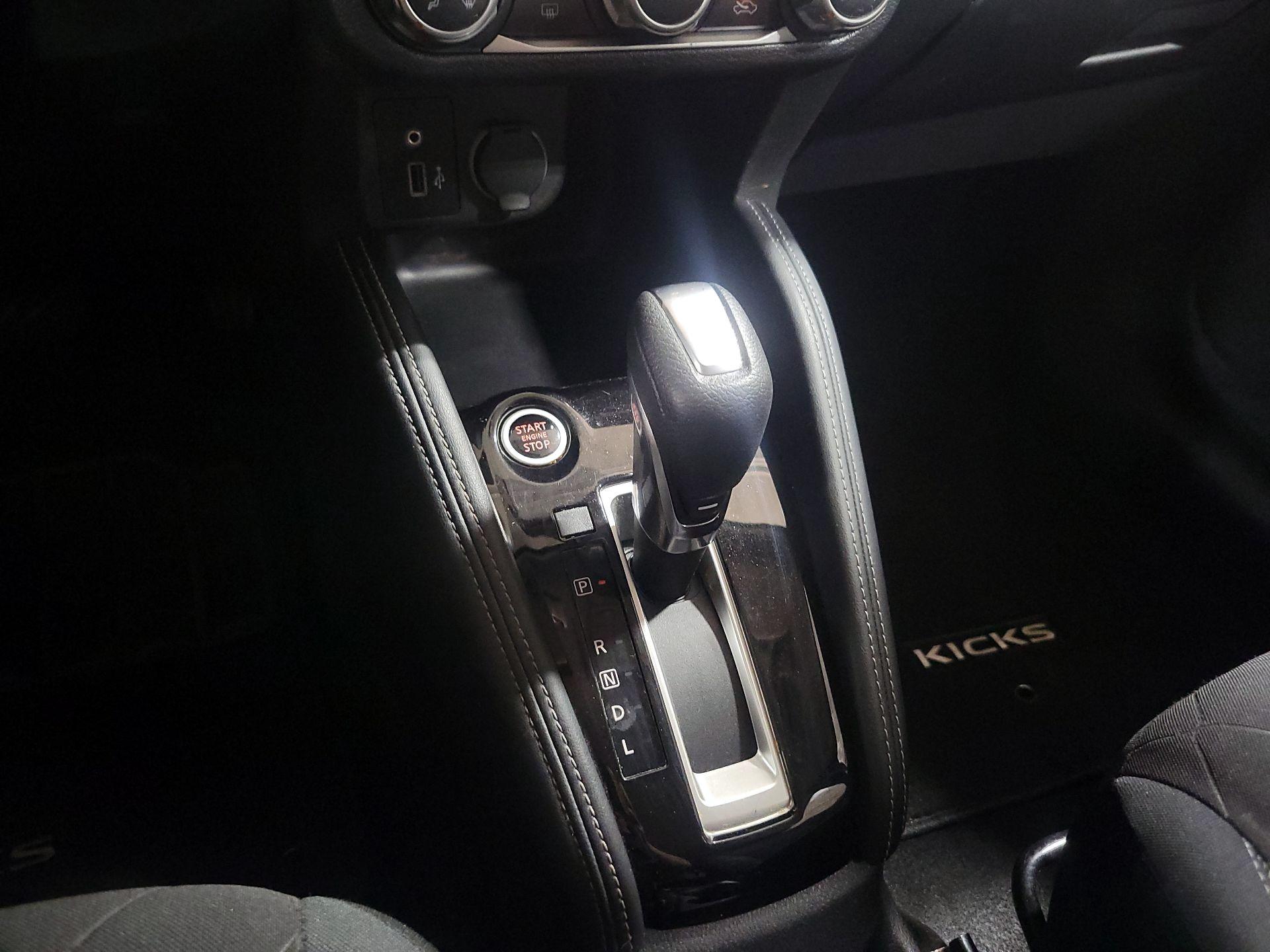 Thumbnail: 2019 Nissan Kicks - 17