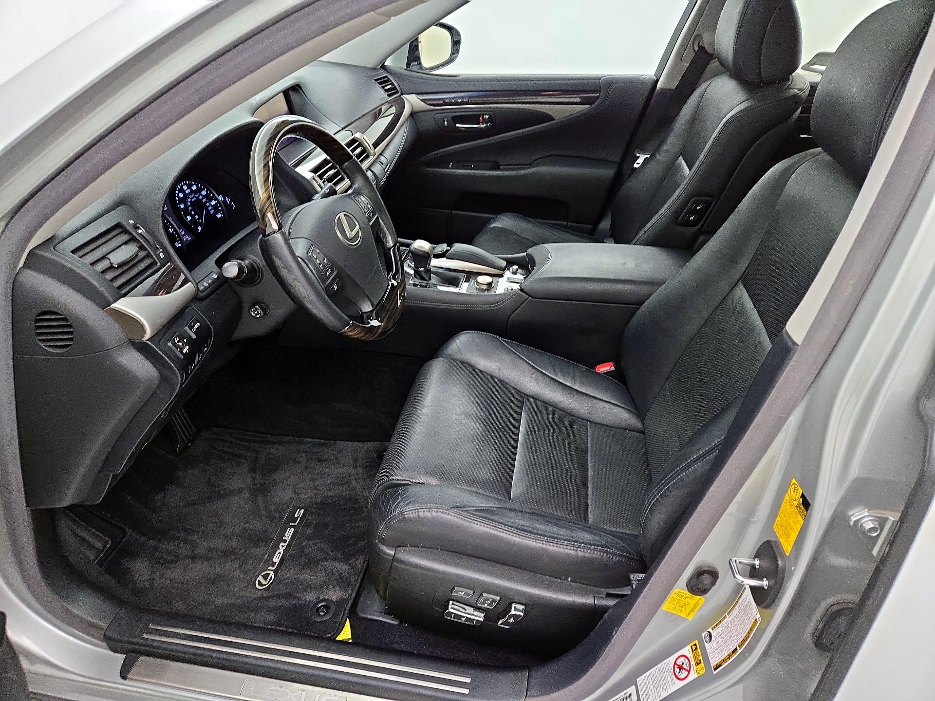 Thumbnail: 2013 Lexus LS - 11