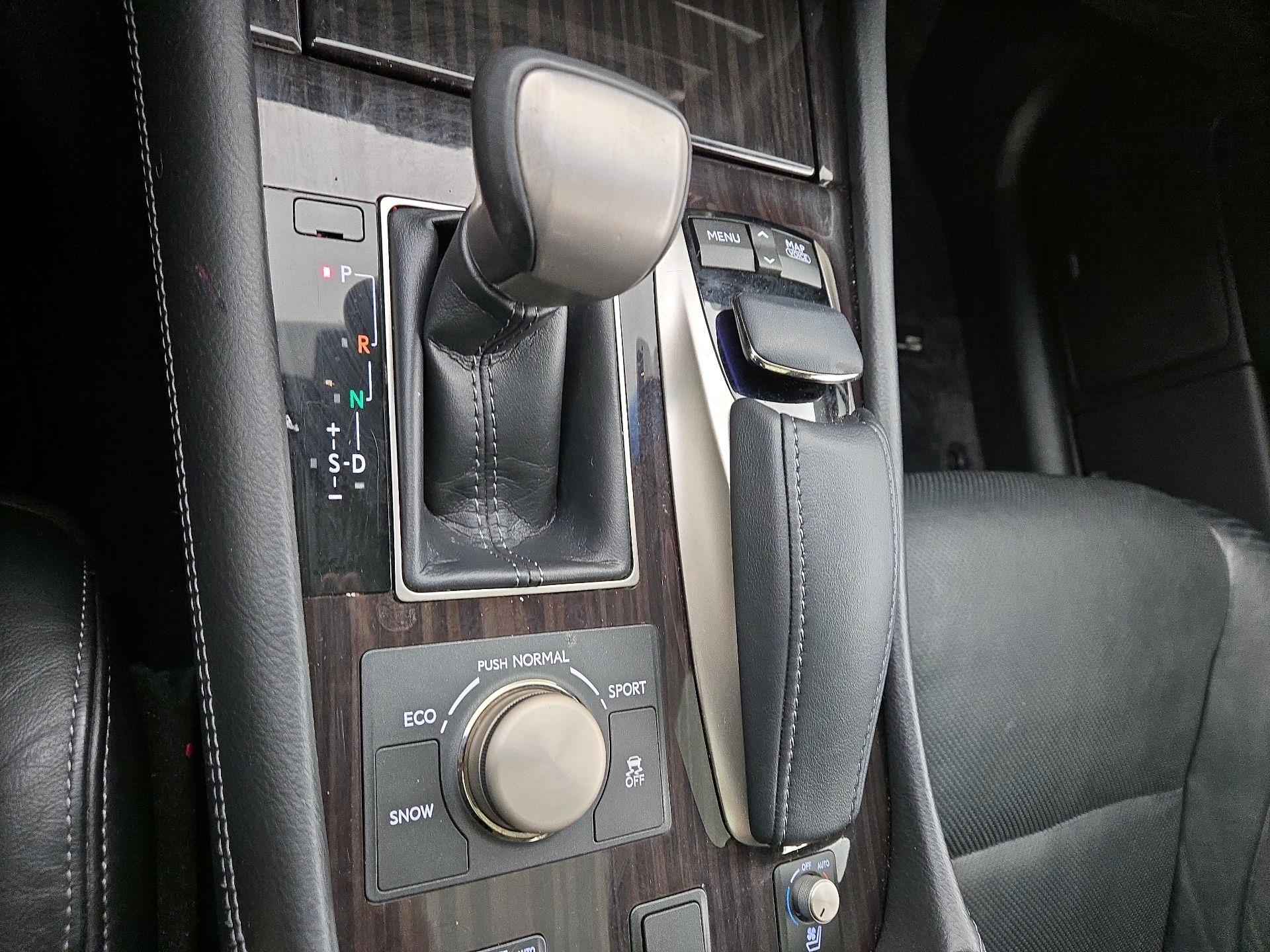 Thumbnail: 2013 Lexus LS - 18