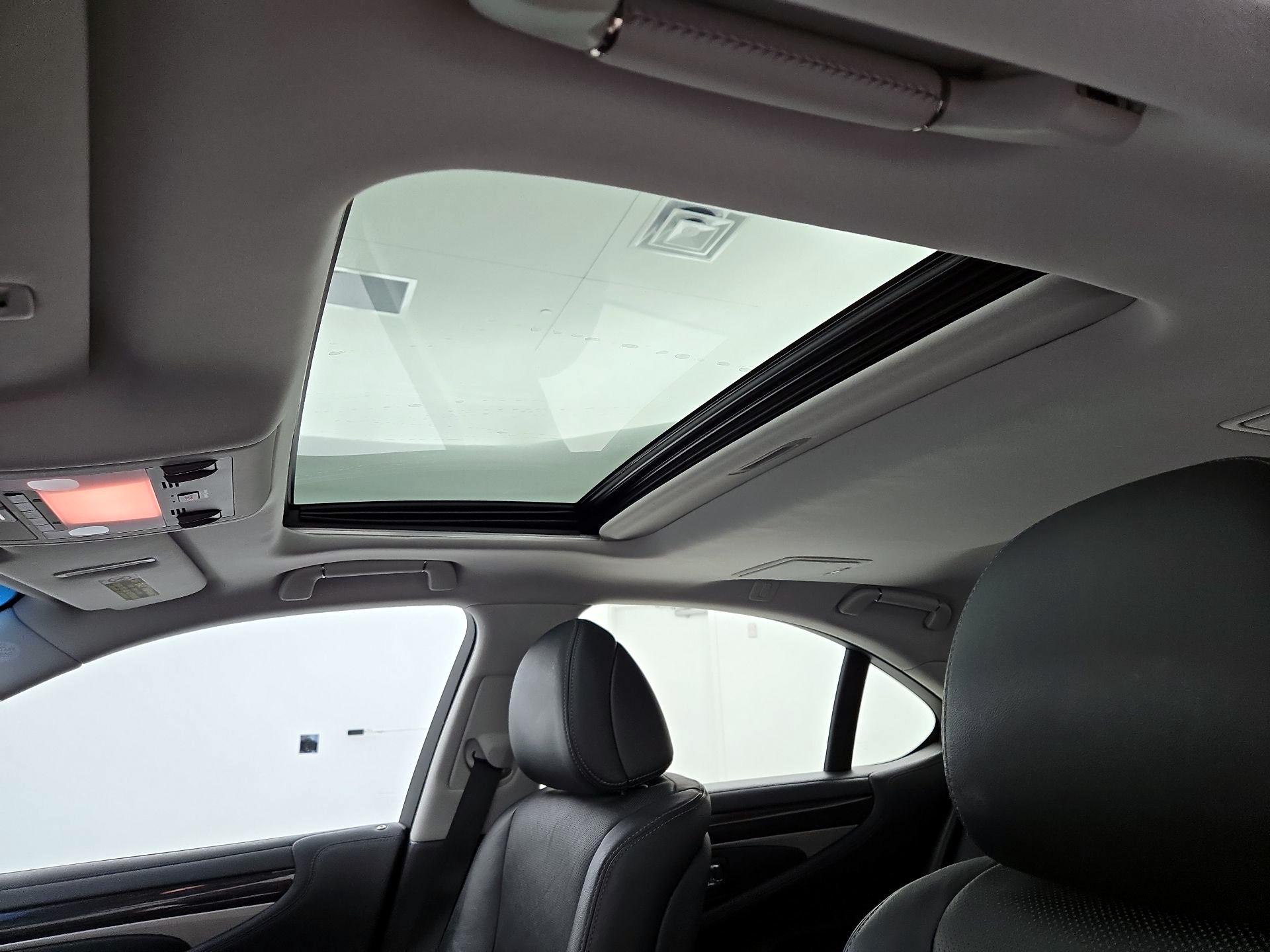 Thumbnail: 2013 Lexus LS - 20