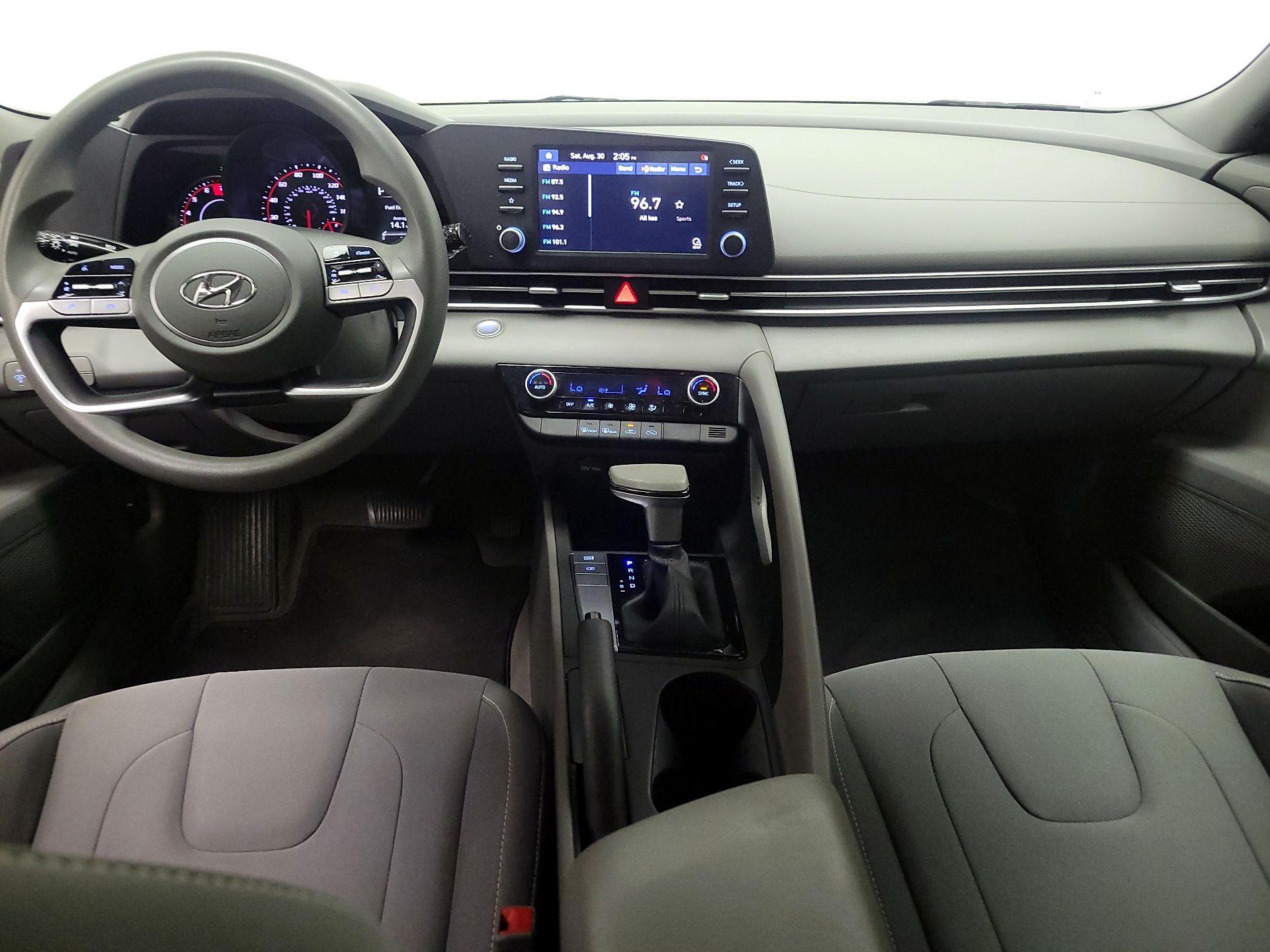 Thumbnail: 2022 Hyundai Elantra - 9
