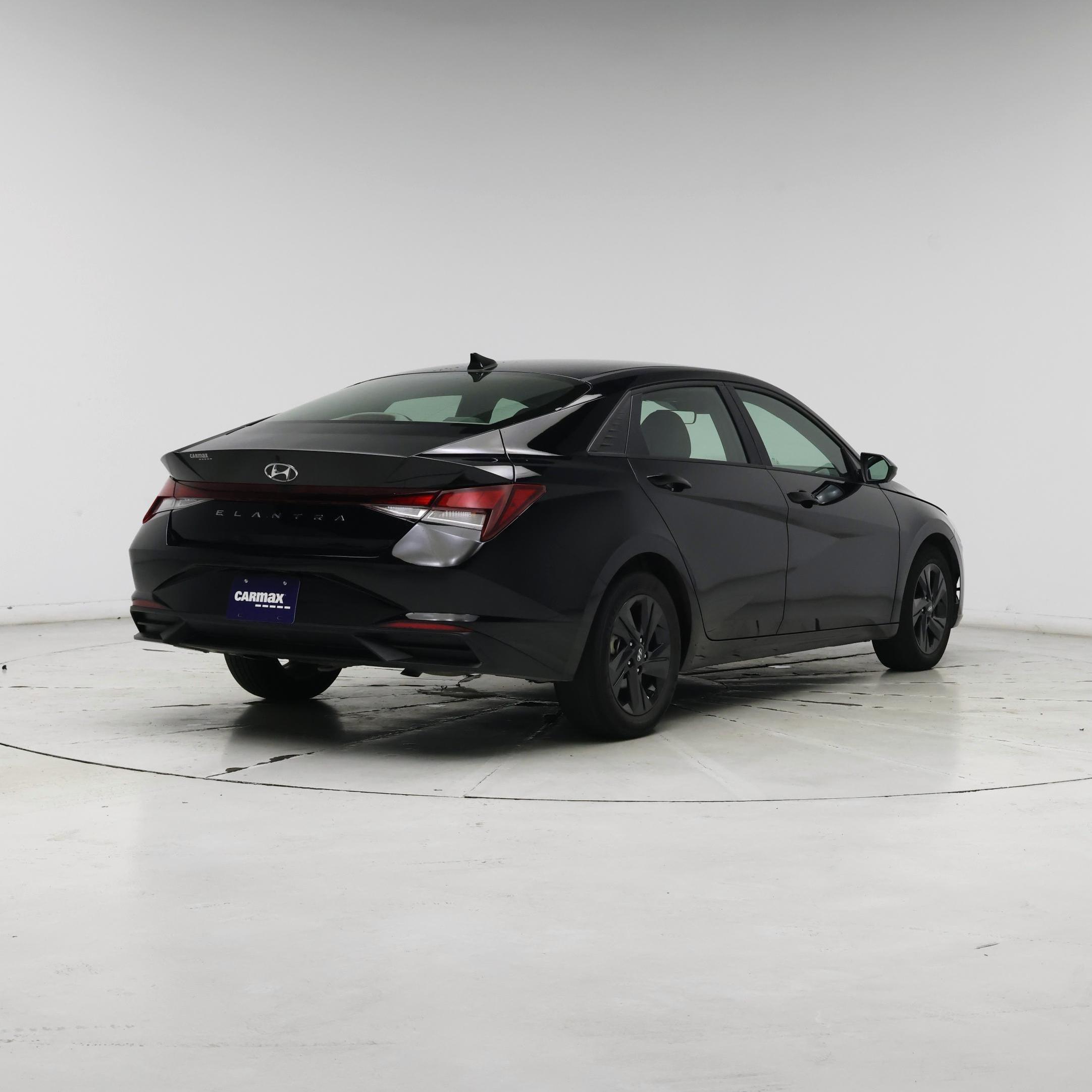 Thumbnail: 2022 Hyundai Elantra - 8