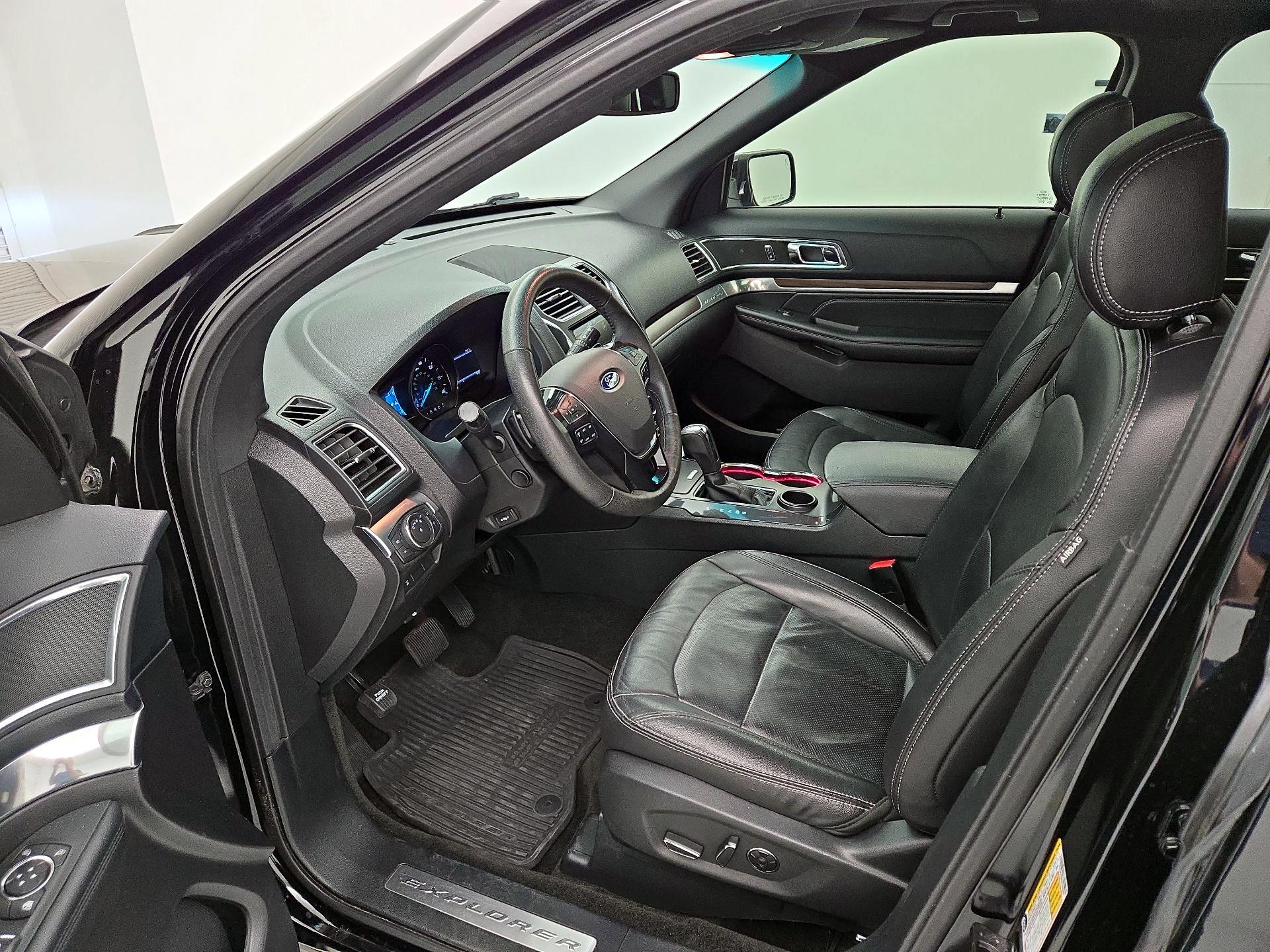 Thumbnail: 2016 Ford Explorer - 11