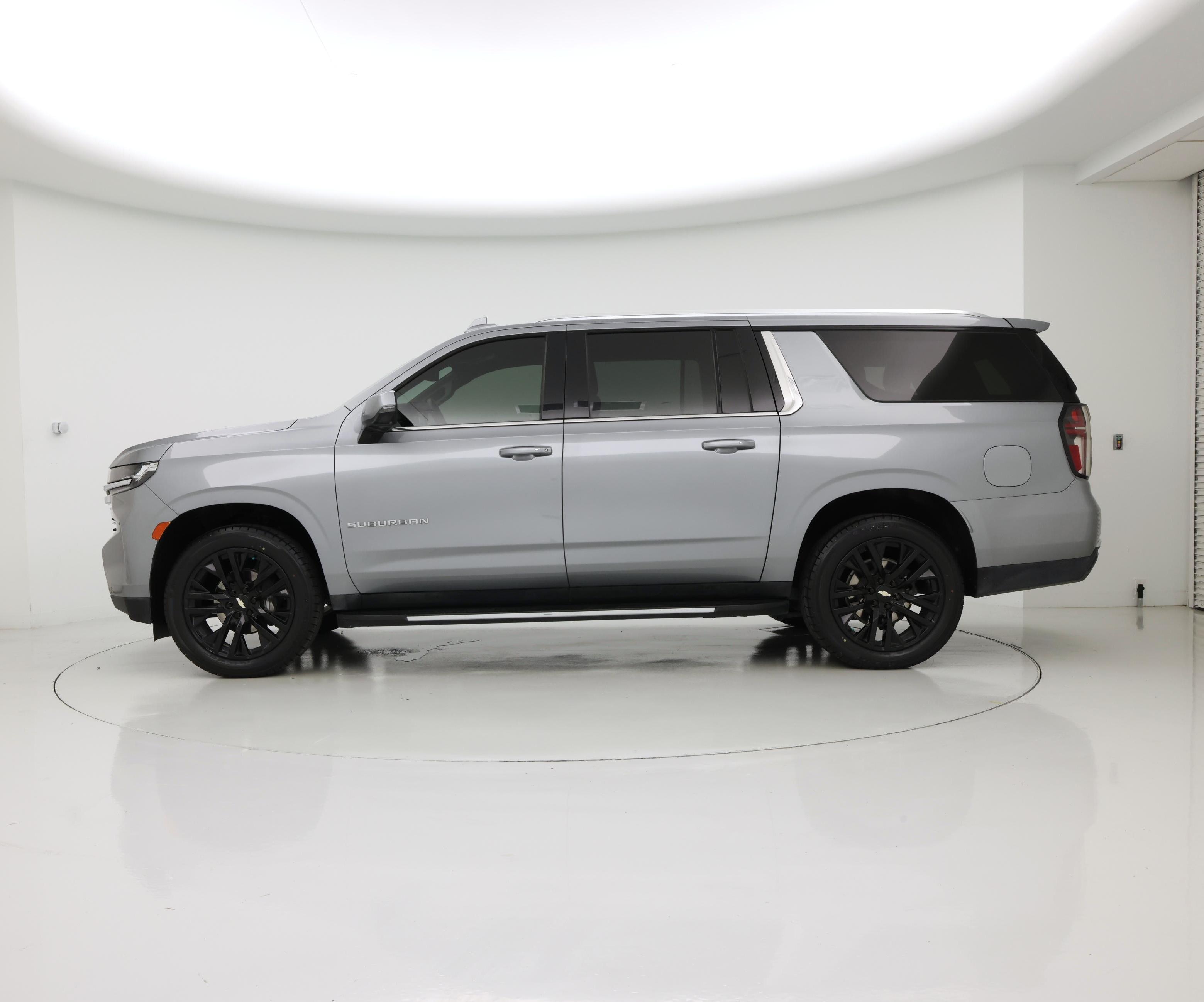 Thumbnail: 2023 Chevrolet Suburban - 3