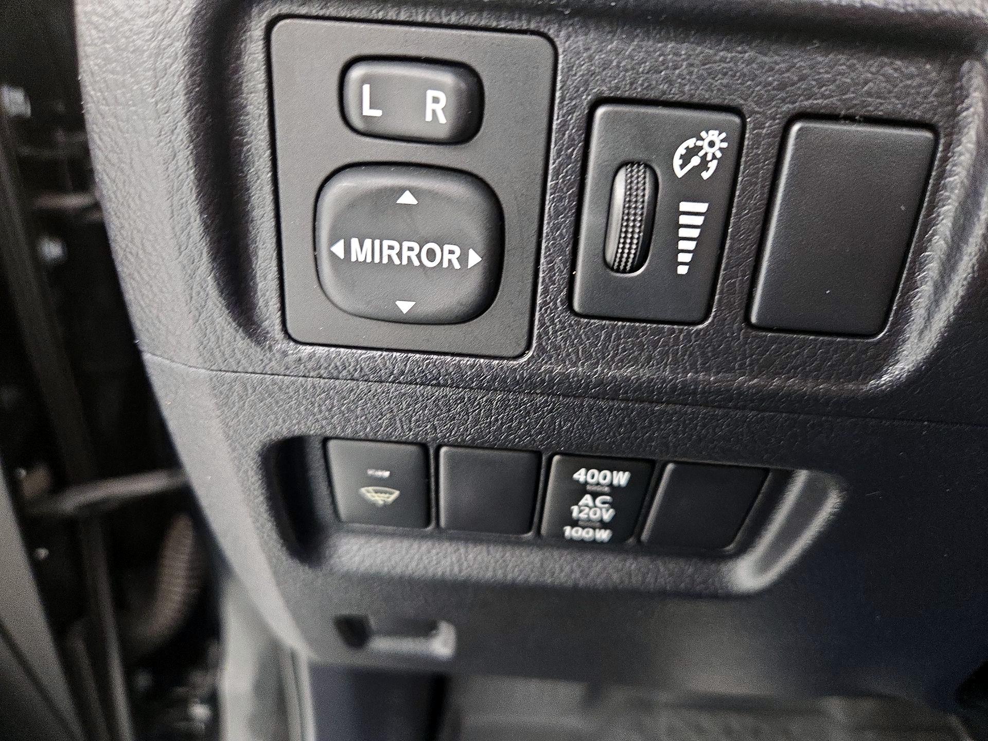 Thumbnail: 2016 Toyota 4Runner - 13