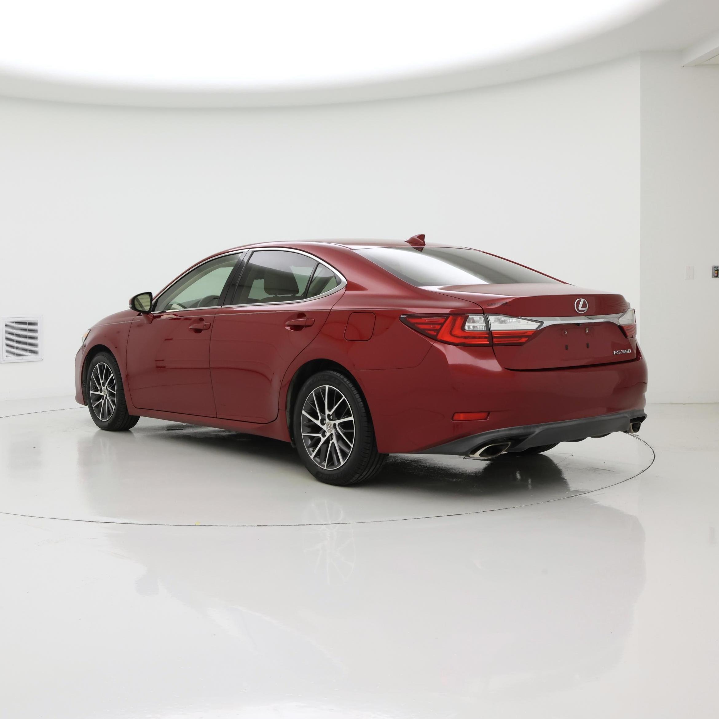 Thumbnail: 2016 Lexus ES - 2