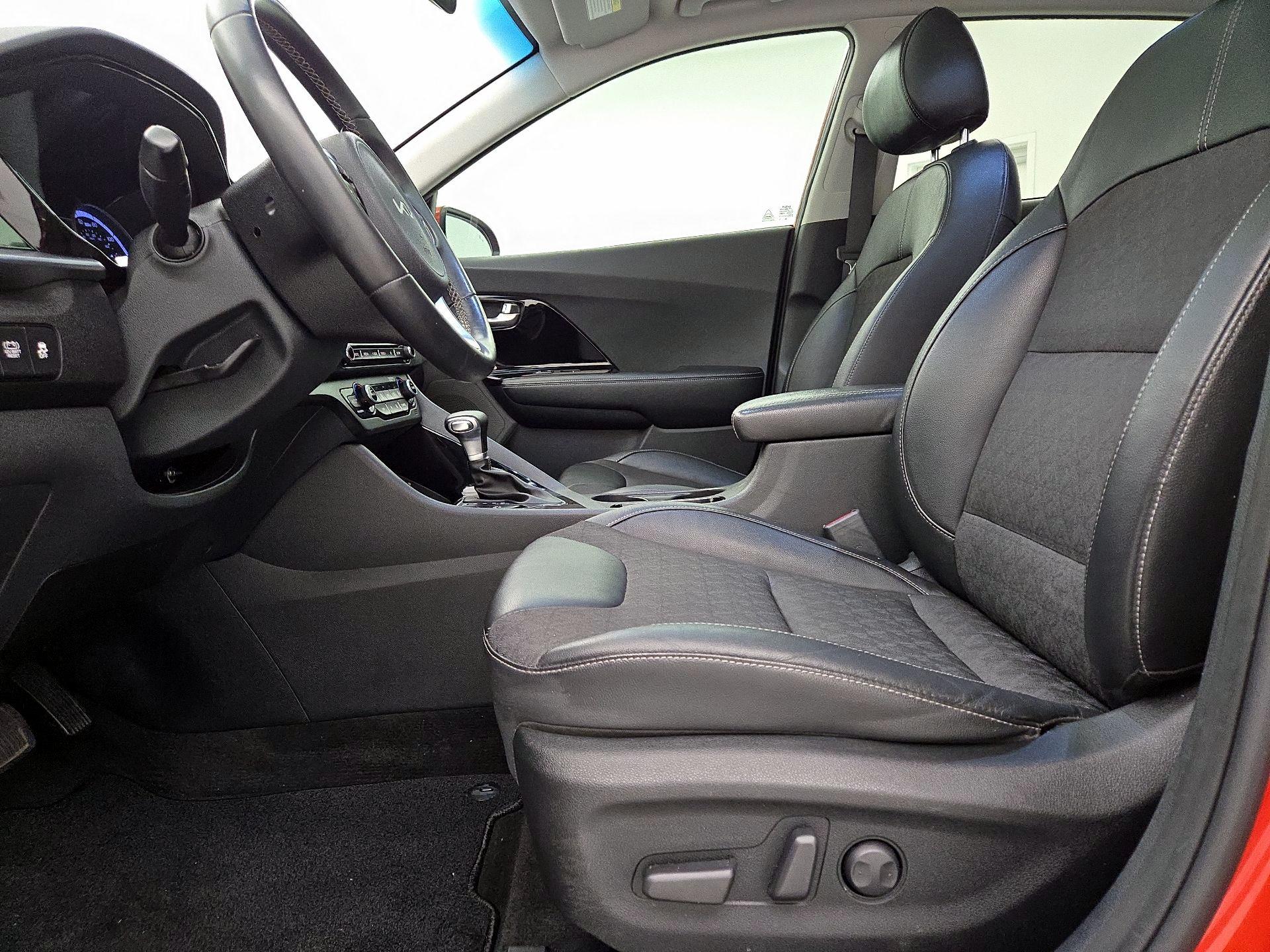 Thumbnail: 2022 Kia Niro - 11