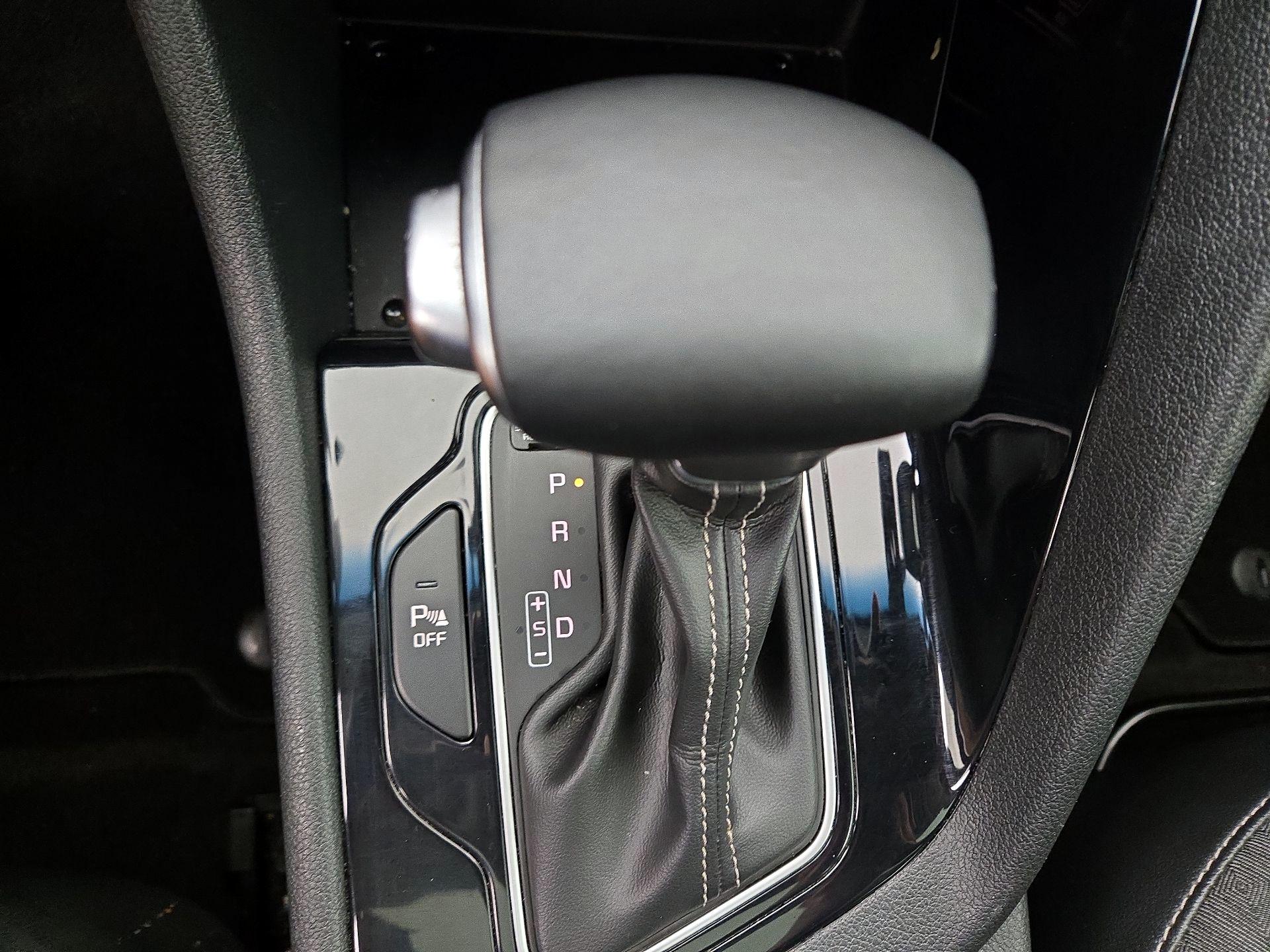 Thumbnail: 2022 Kia Niro - 17