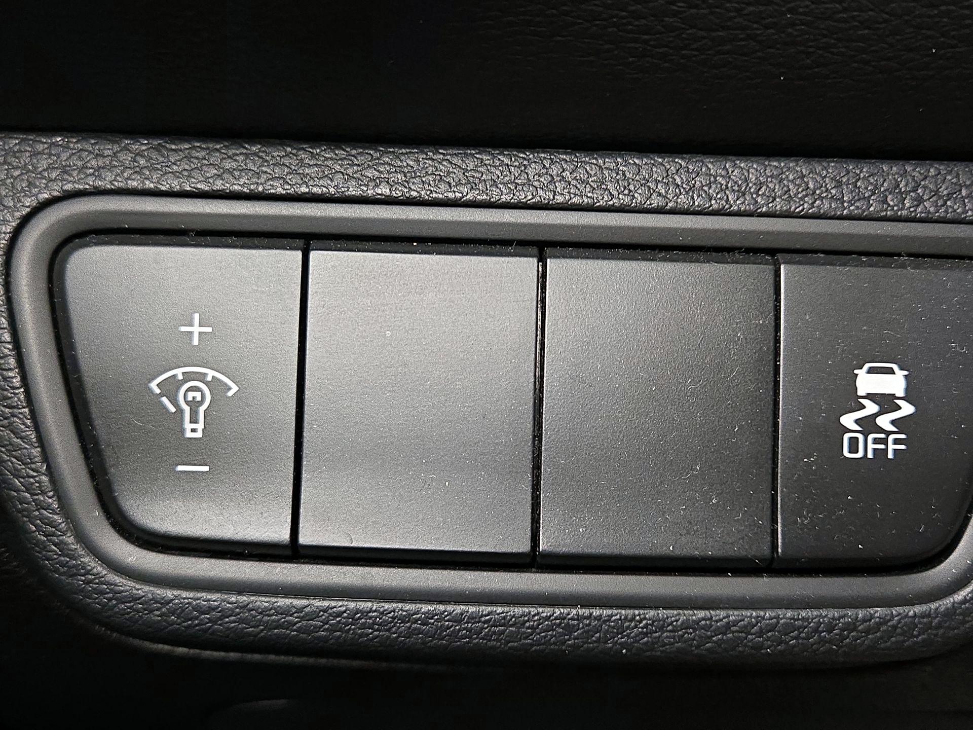 Thumbnail: 2023 Kia Forte - 13