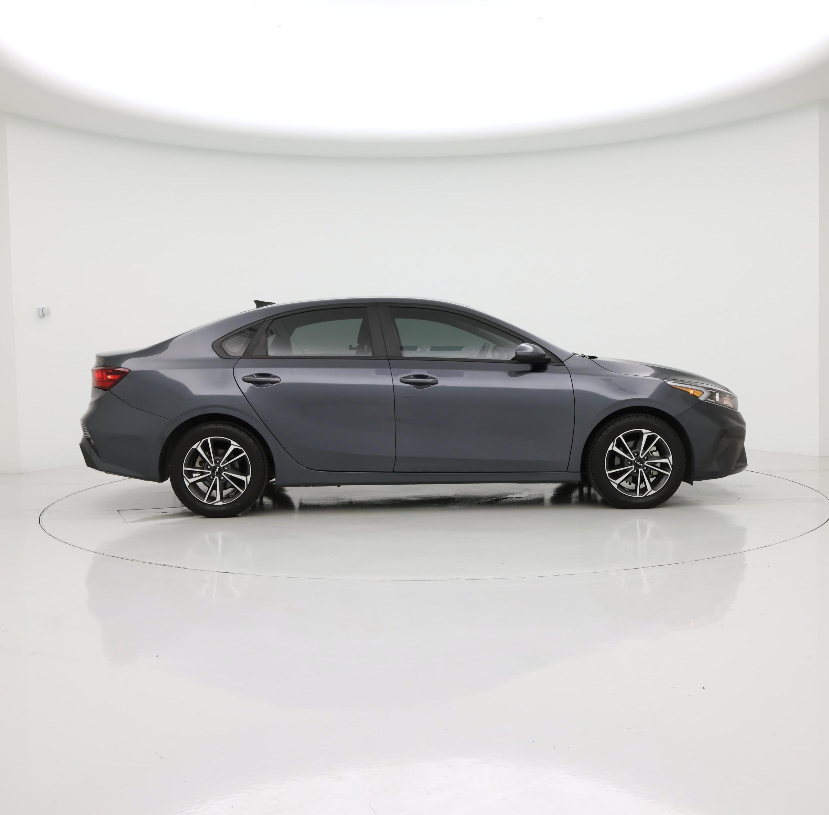 Thumbnail: 2023 Kia Forte - 7