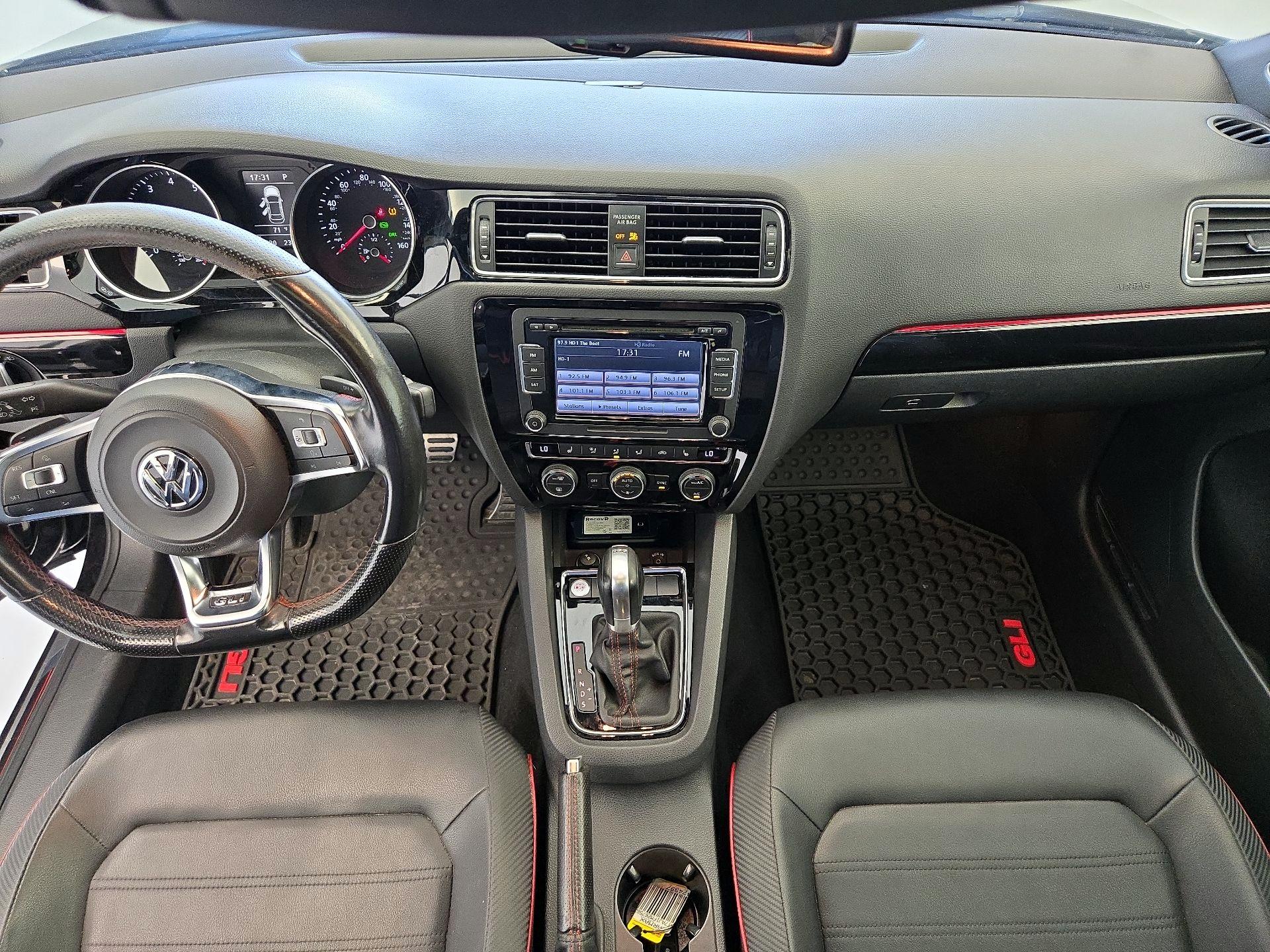 Thumbnail: 2015 Volkswagen Jetta - 9