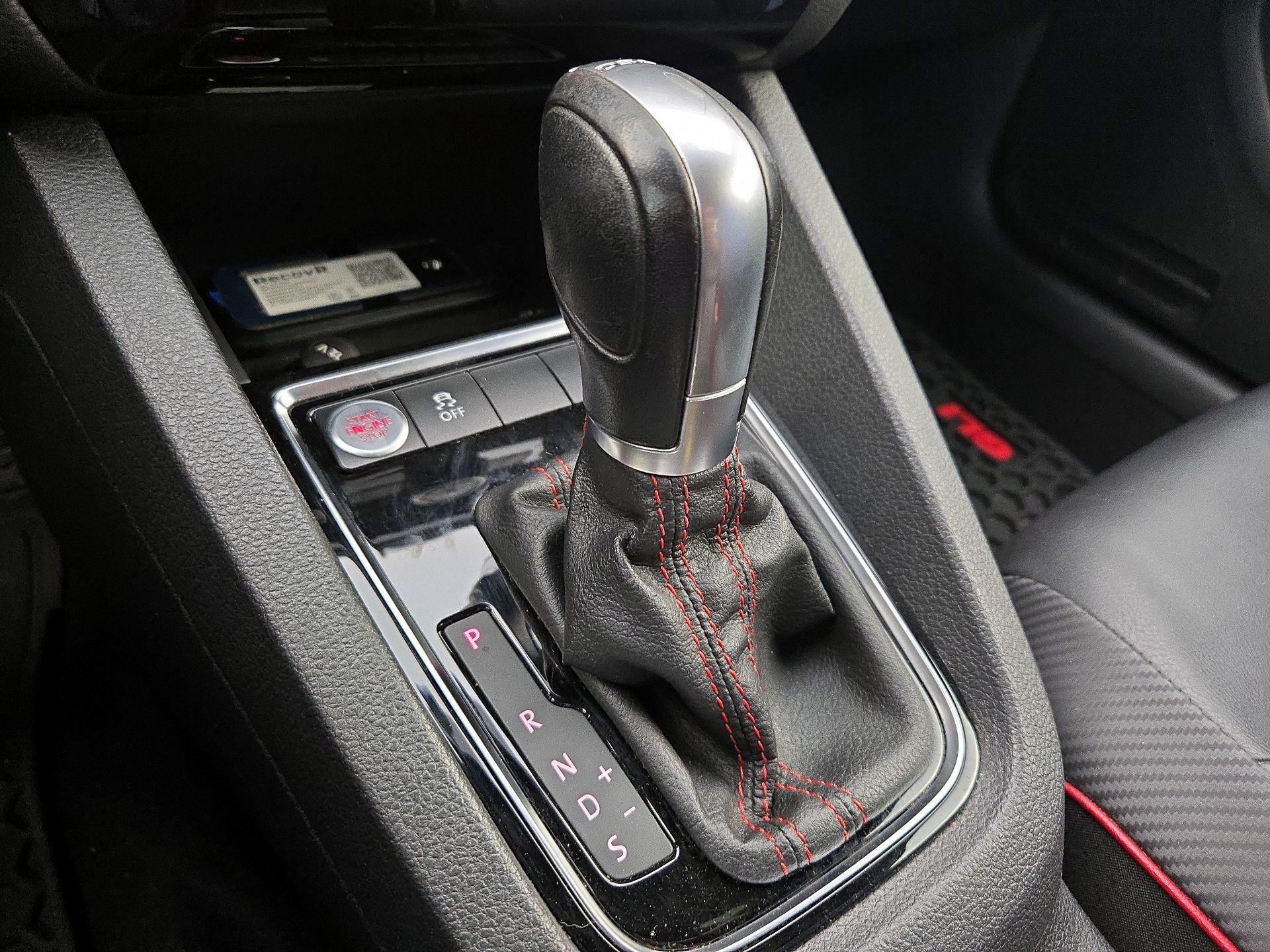Thumbnail: 2015 Volkswagen Jetta - 17