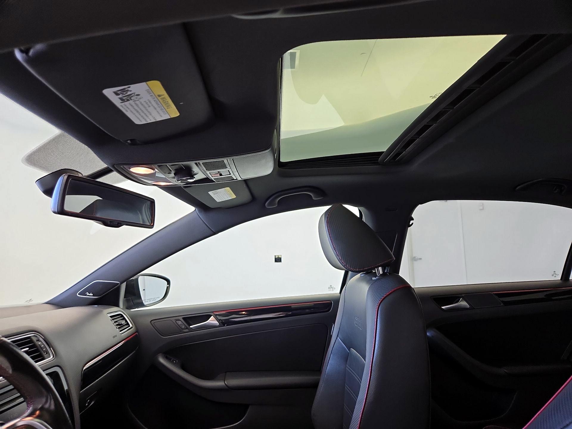 Thumbnail: 2015 Volkswagen Jetta - 19