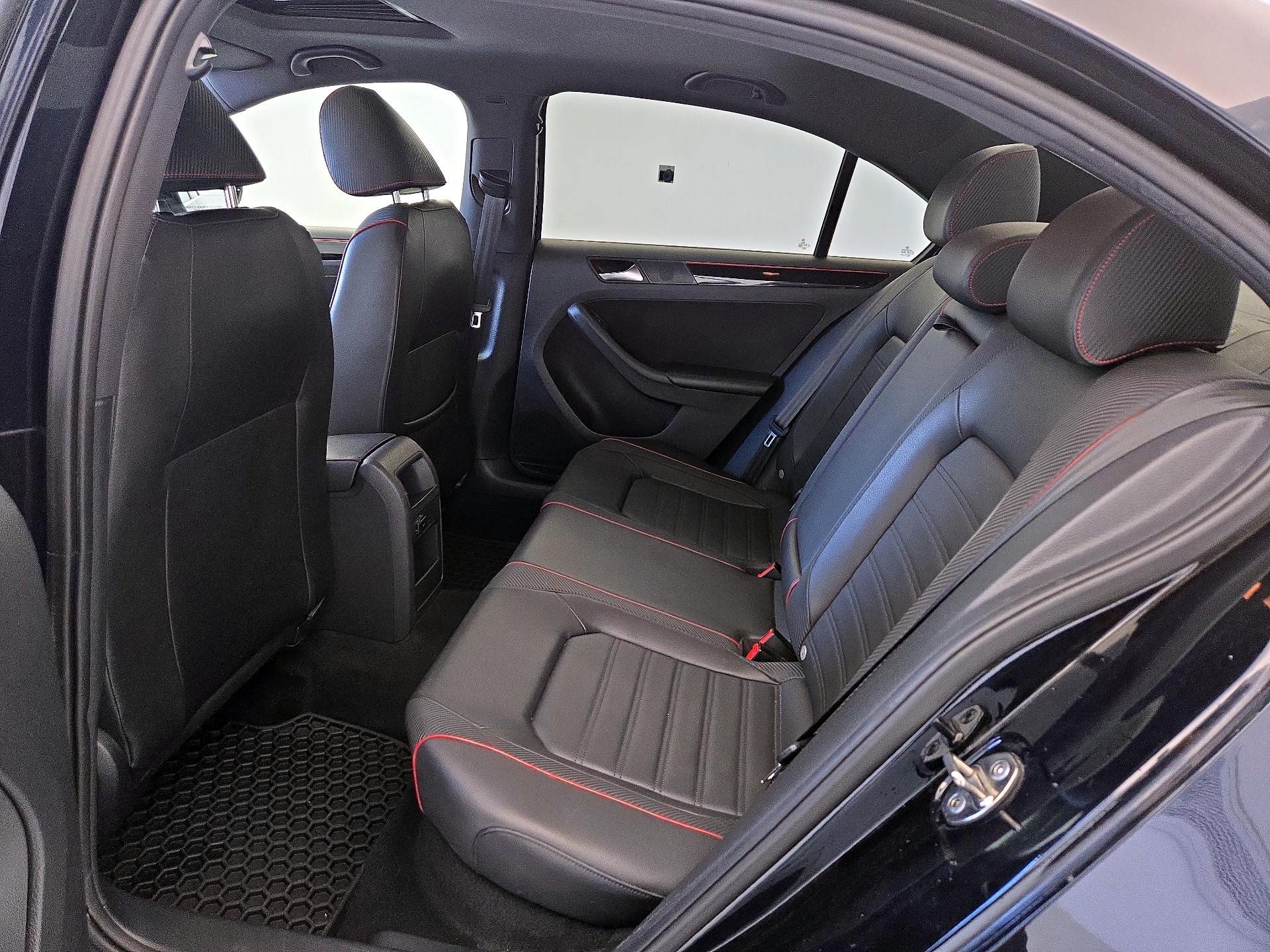 Thumbnail: 2015 Volkswagen Jetta - 20