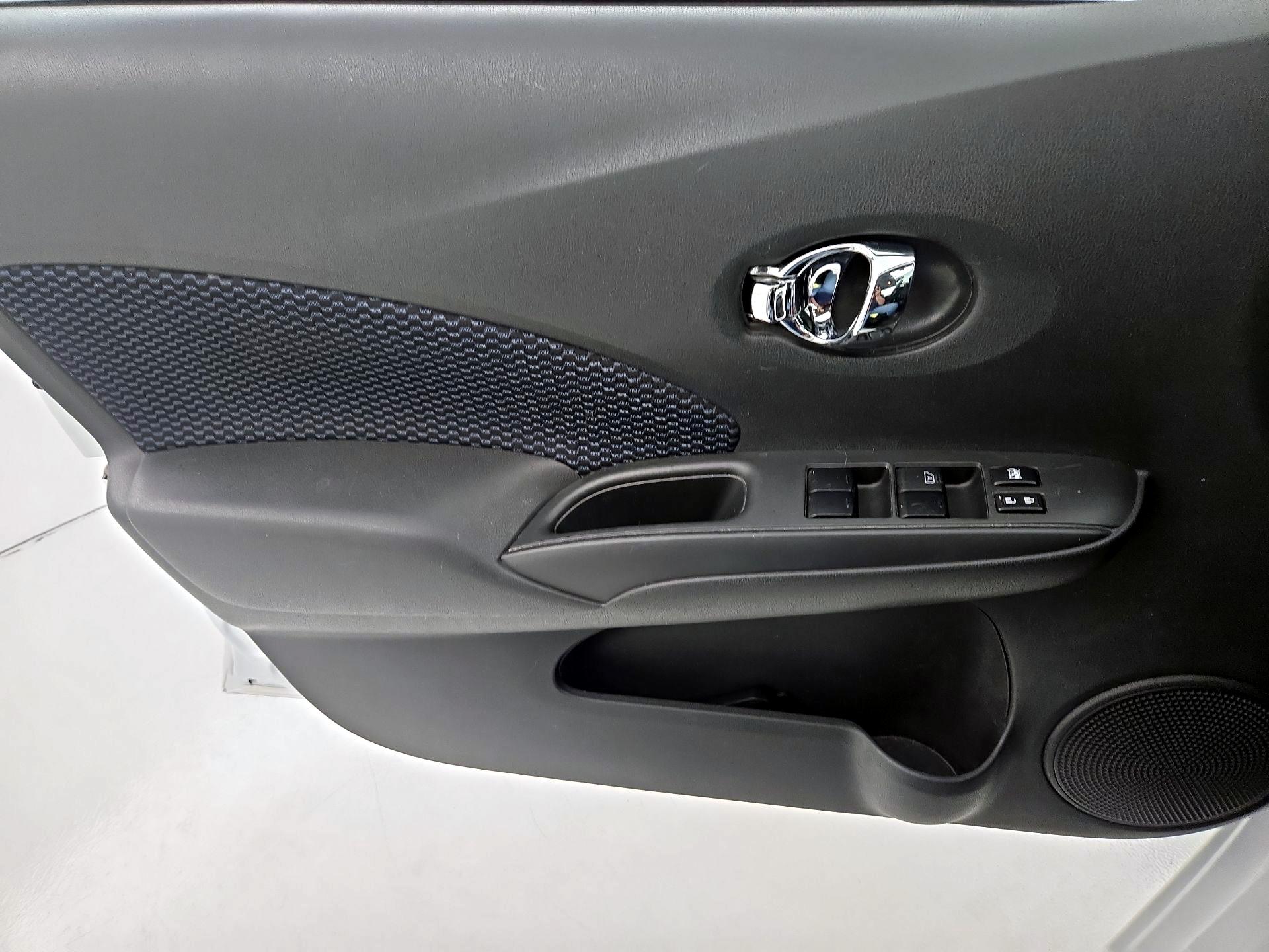Thumbnail: 2014 Nissan Versa Note - 12