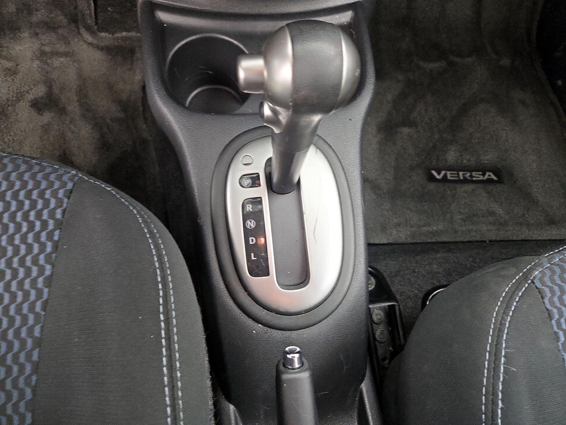 Thumbnail: 2014 Nissan Versa Note - 17