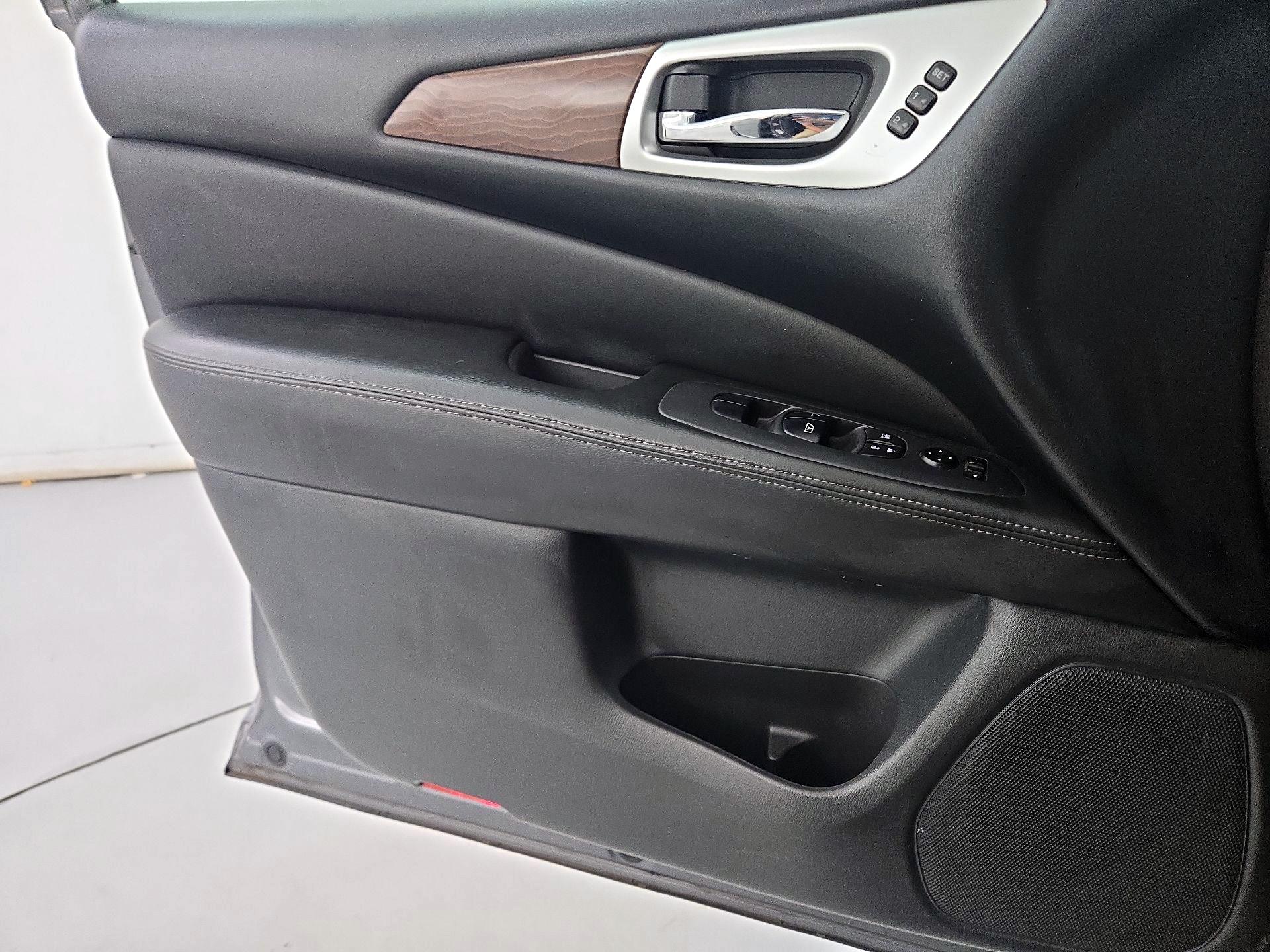 Thumbnail: 2017 Nissan Pathfinder - 12