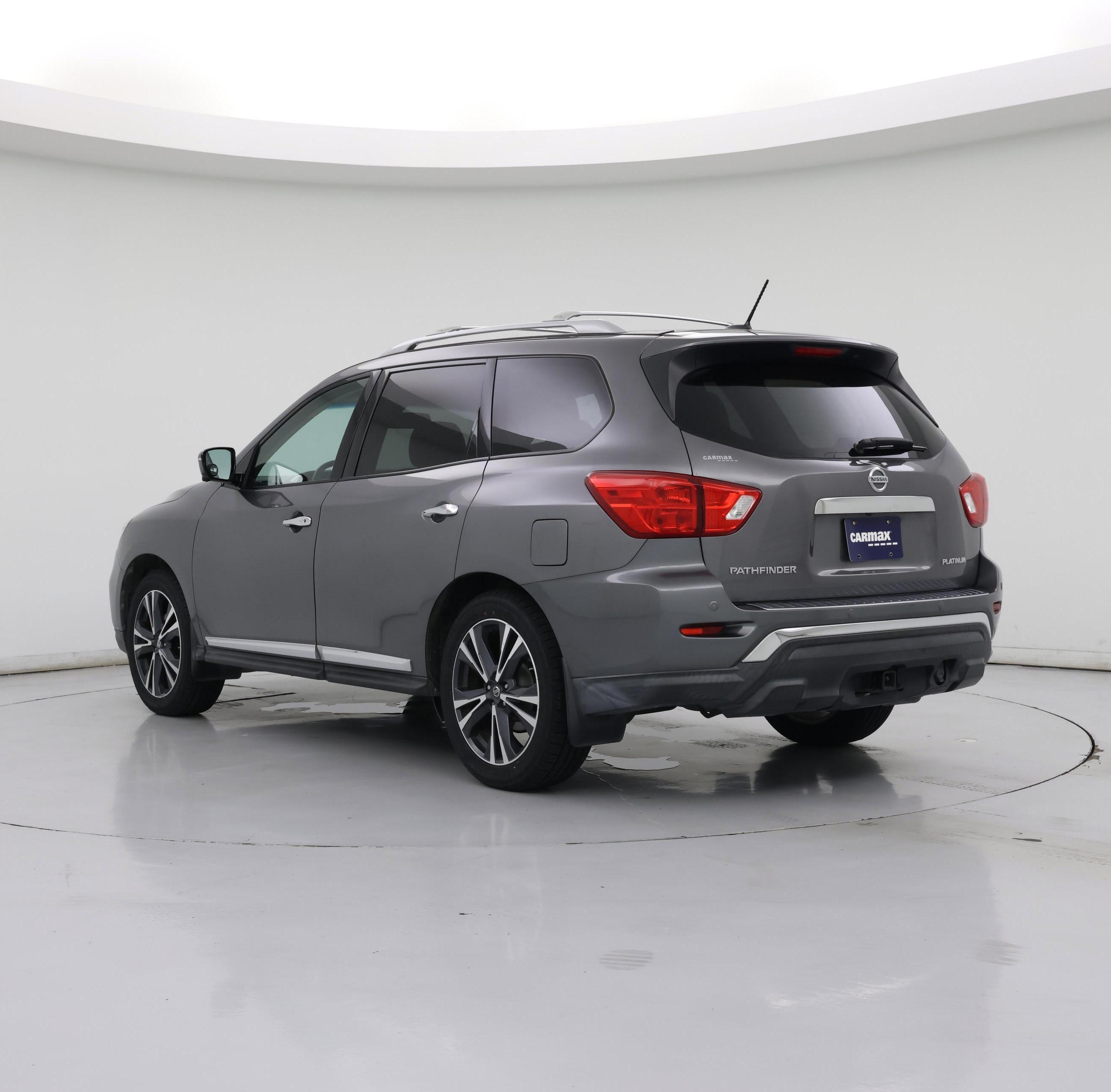Thumbnail: 2017 Nissan Pathfinder - 2