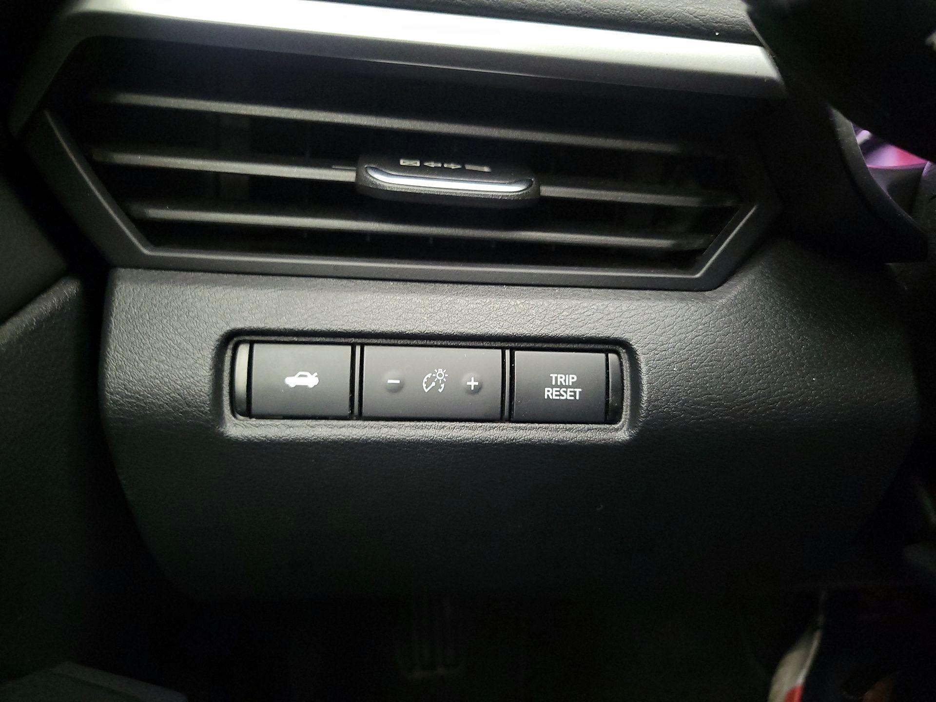 Thumbnail: 2020 Nissan Altima - 13