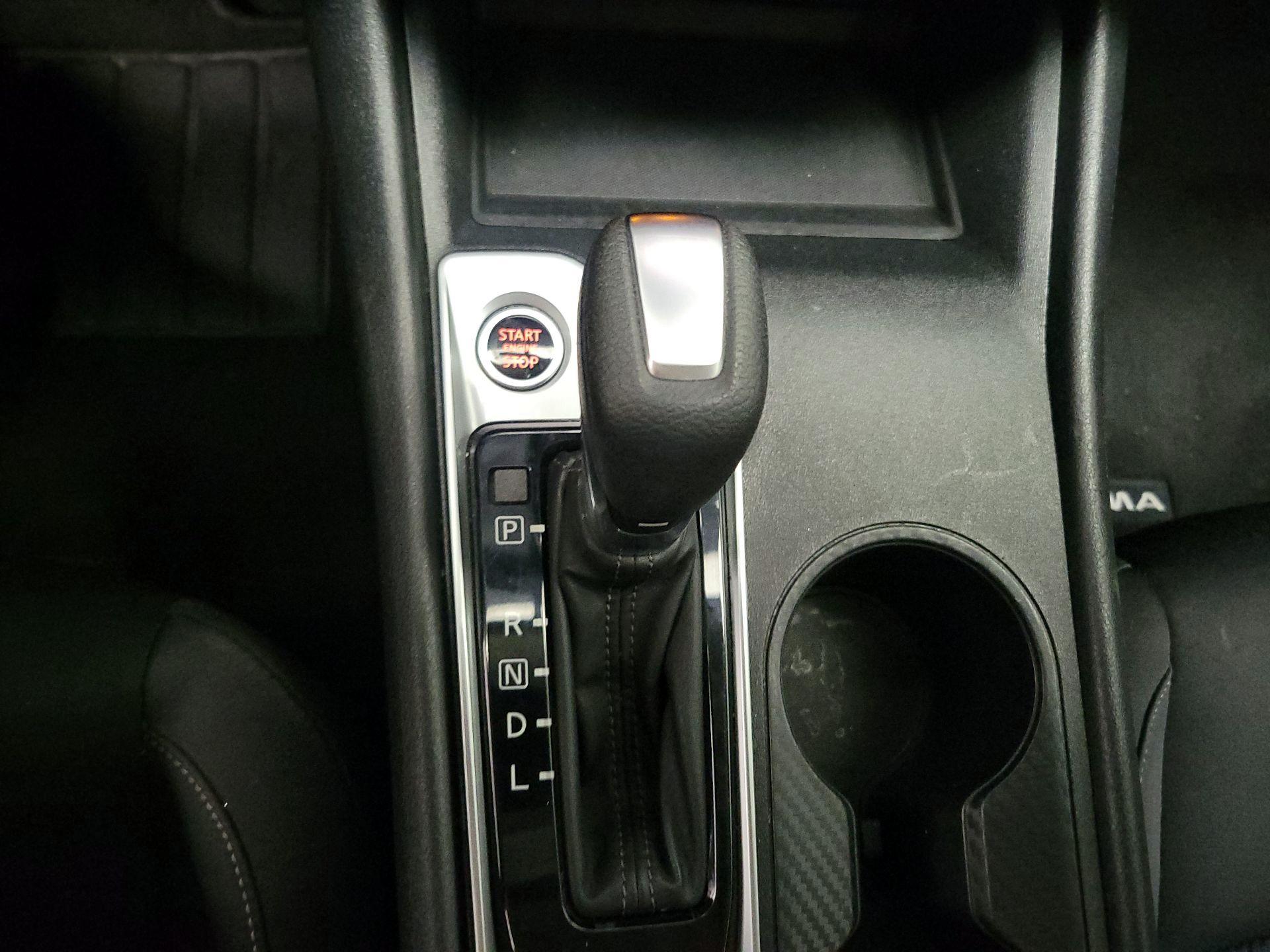 Thumbnail: 2020 Nissan Altima - 17