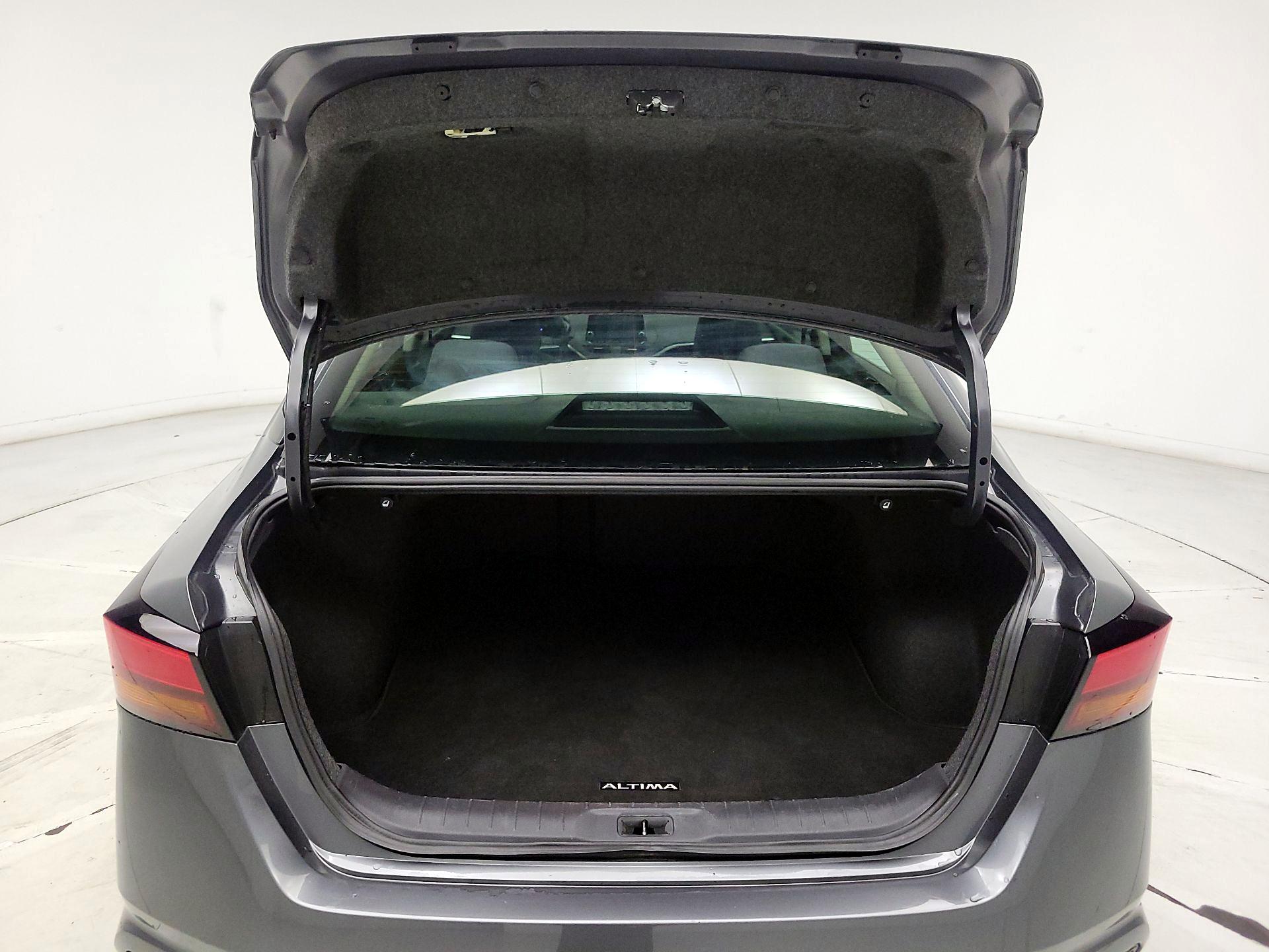 Thumbnail: 2020 Nissan Altima - 20