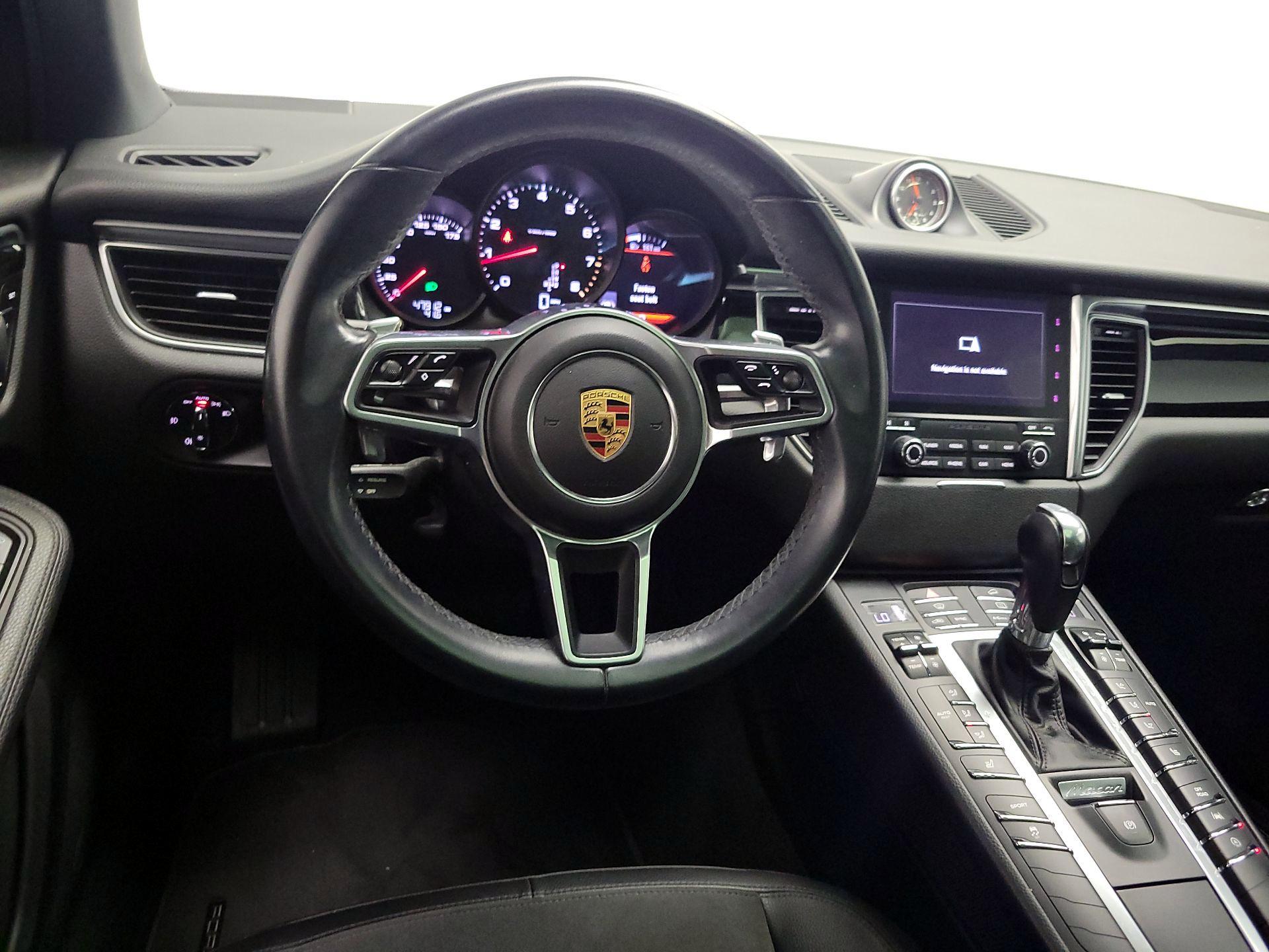 Thumbnail: 2018 Porsche Macan - 10