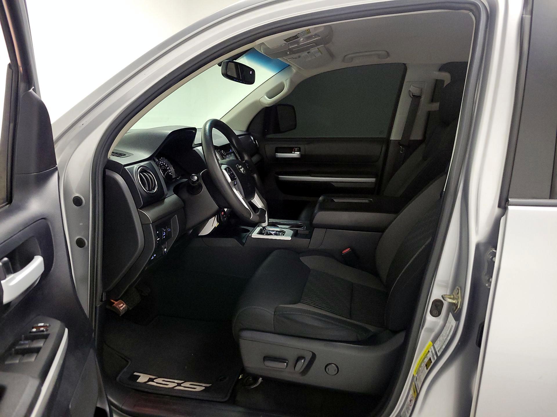 Thumbnail: 2016 Toyota Tundra - 11