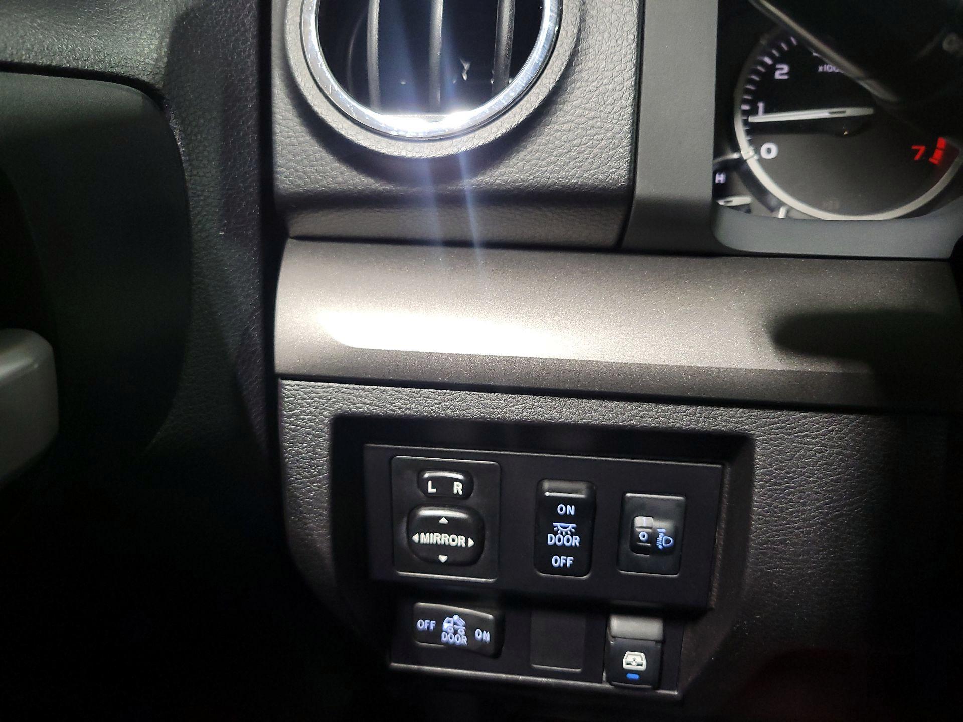 Thumbnail: 2016 Toyota Tundra - 13