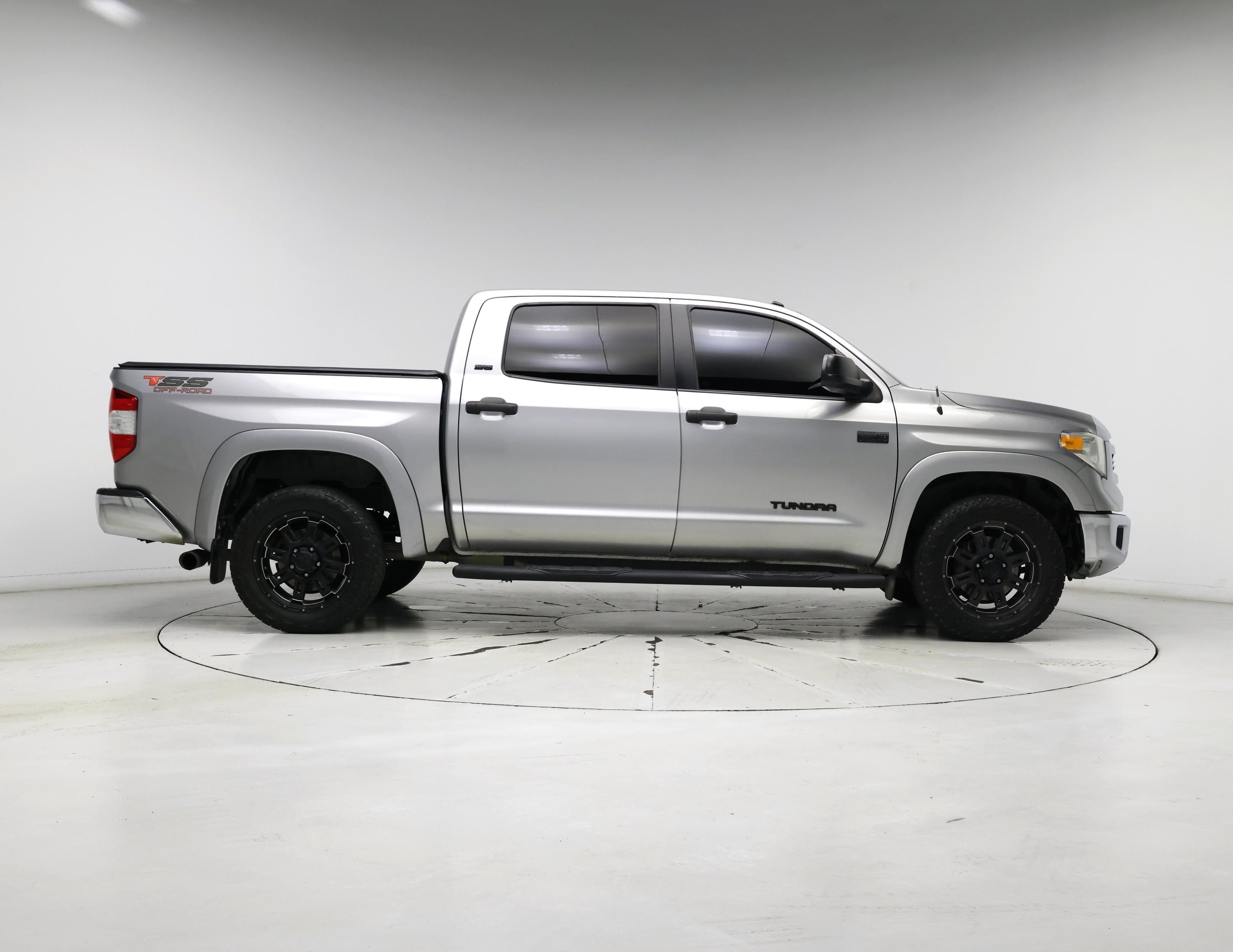 Thumbnail: 2016 Toyota Tundra - 7