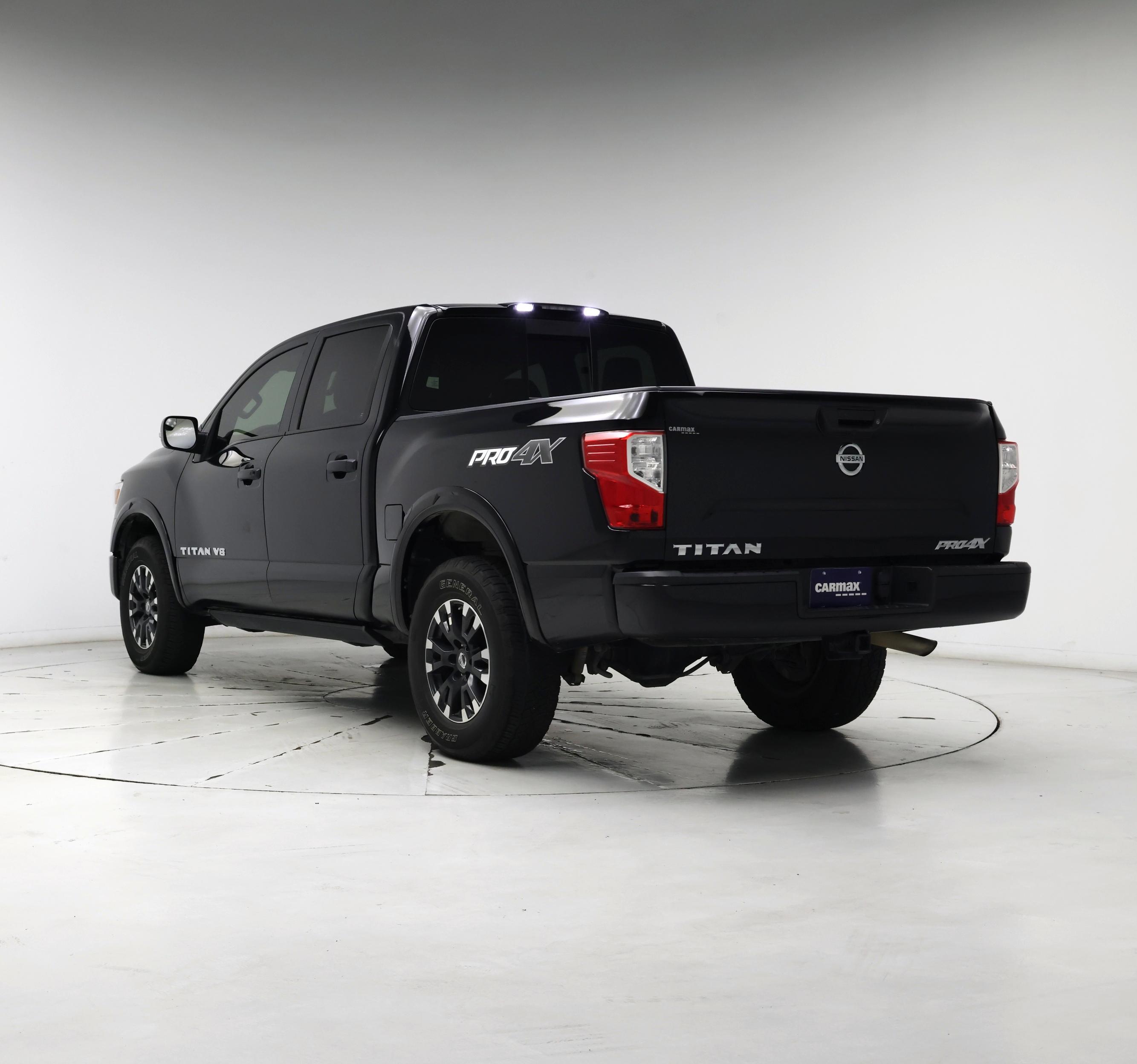 Thumbnail: 2019 Nissan Titan - 2
