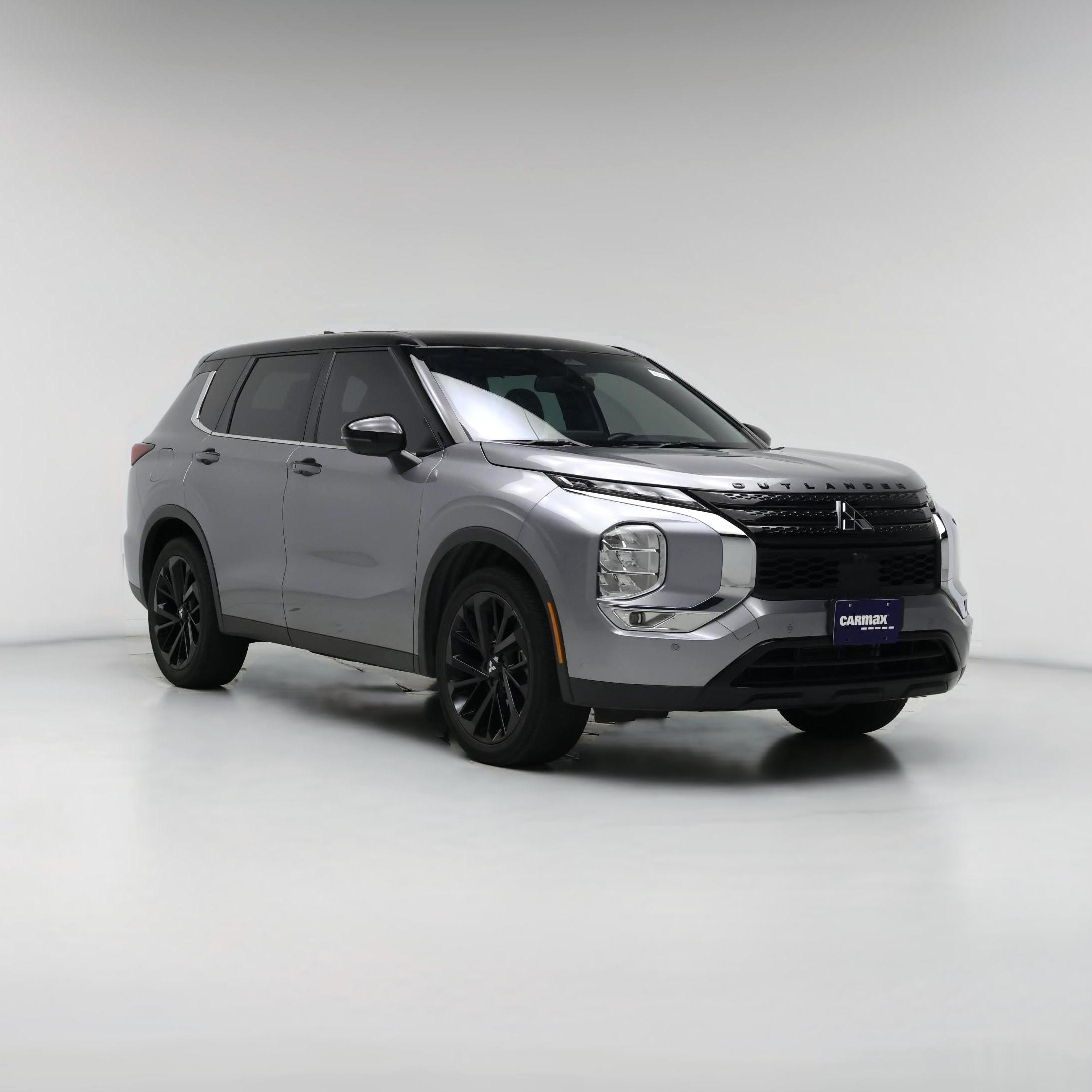 Thumbnail: 2023 Mitsubishi Outlander - 1