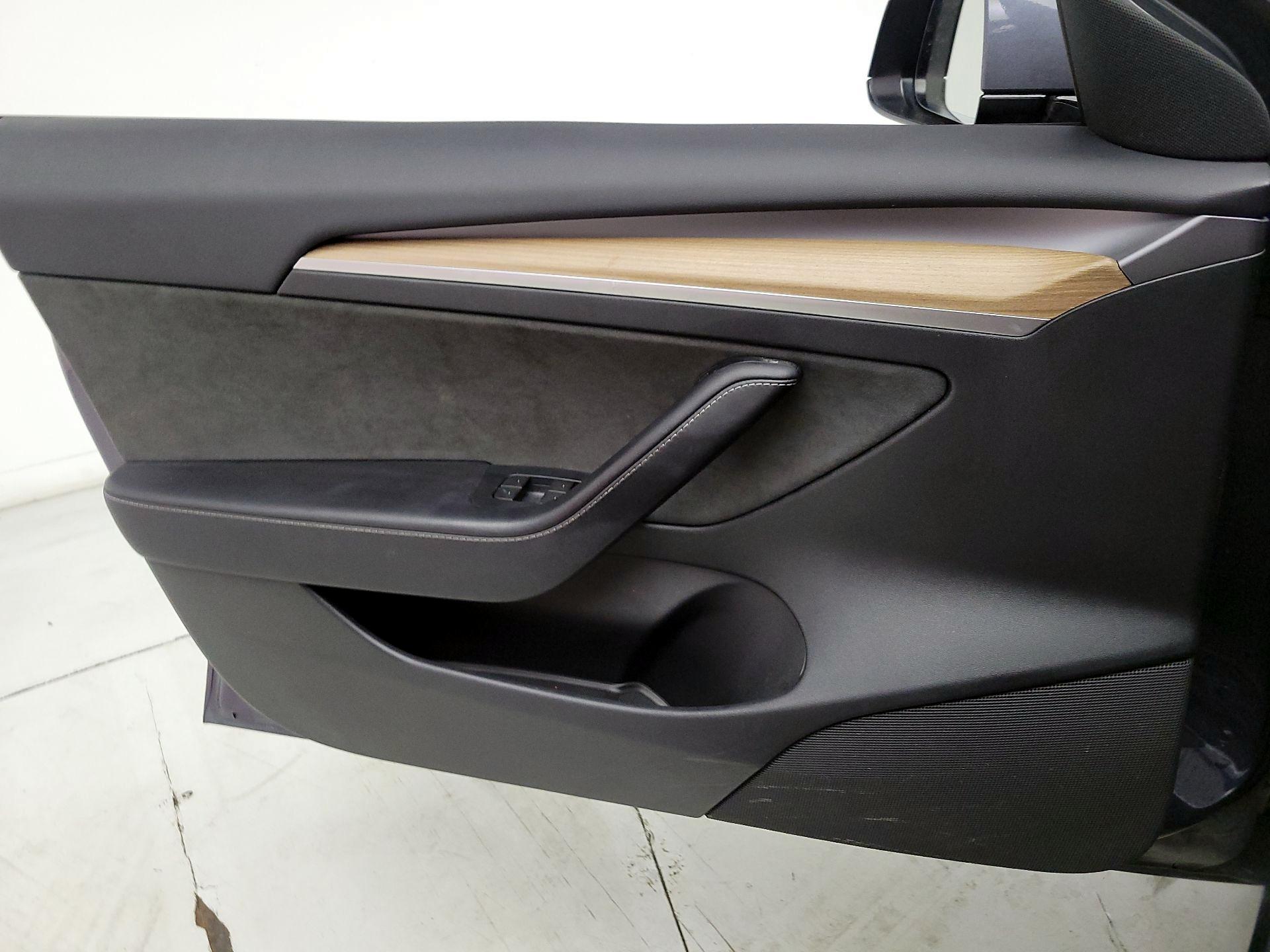 Thumbnail: 2023 Tesla Model 3 - 12