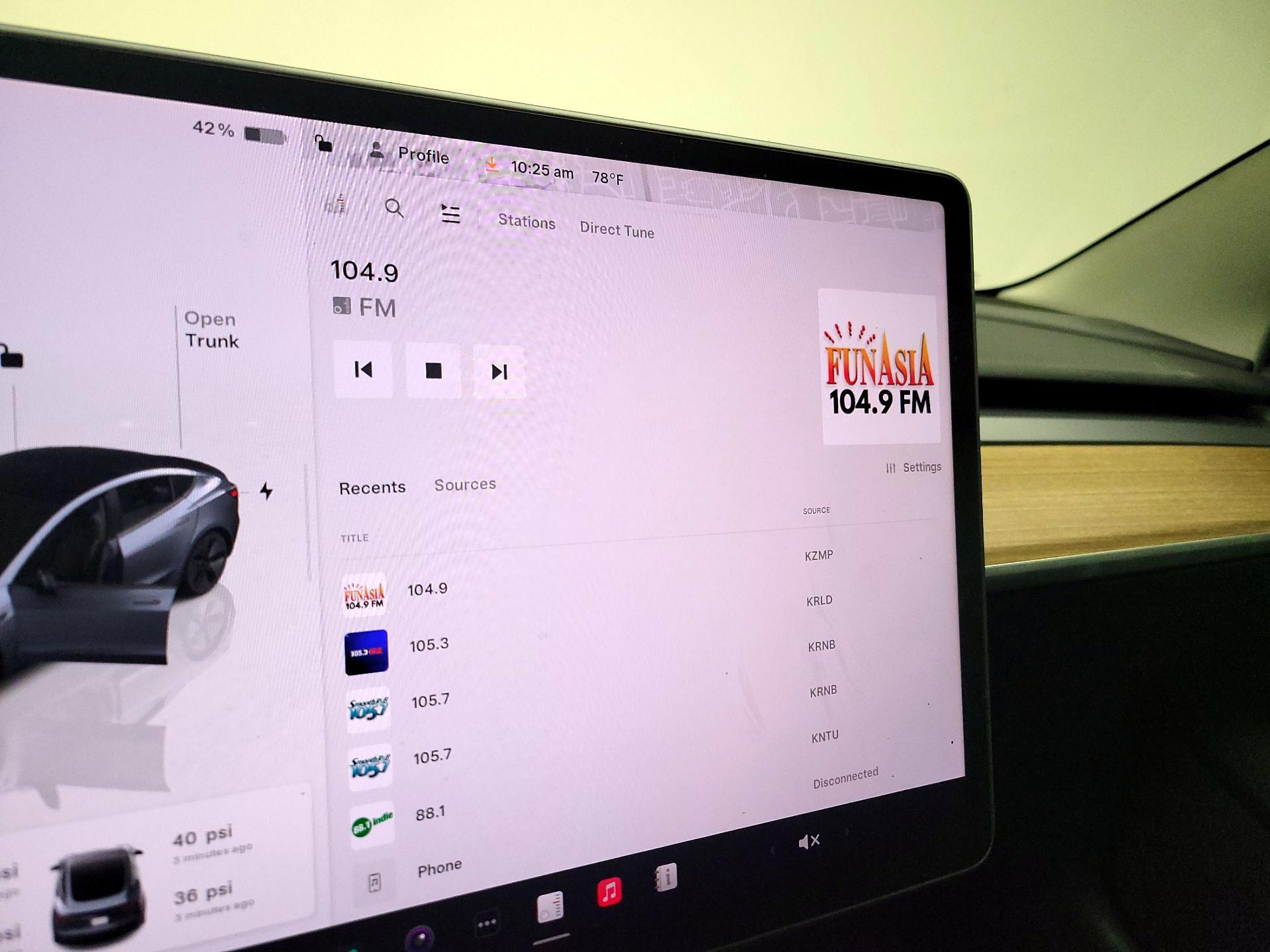 Thumbnail: 2023 Tesla Model 3 - 16