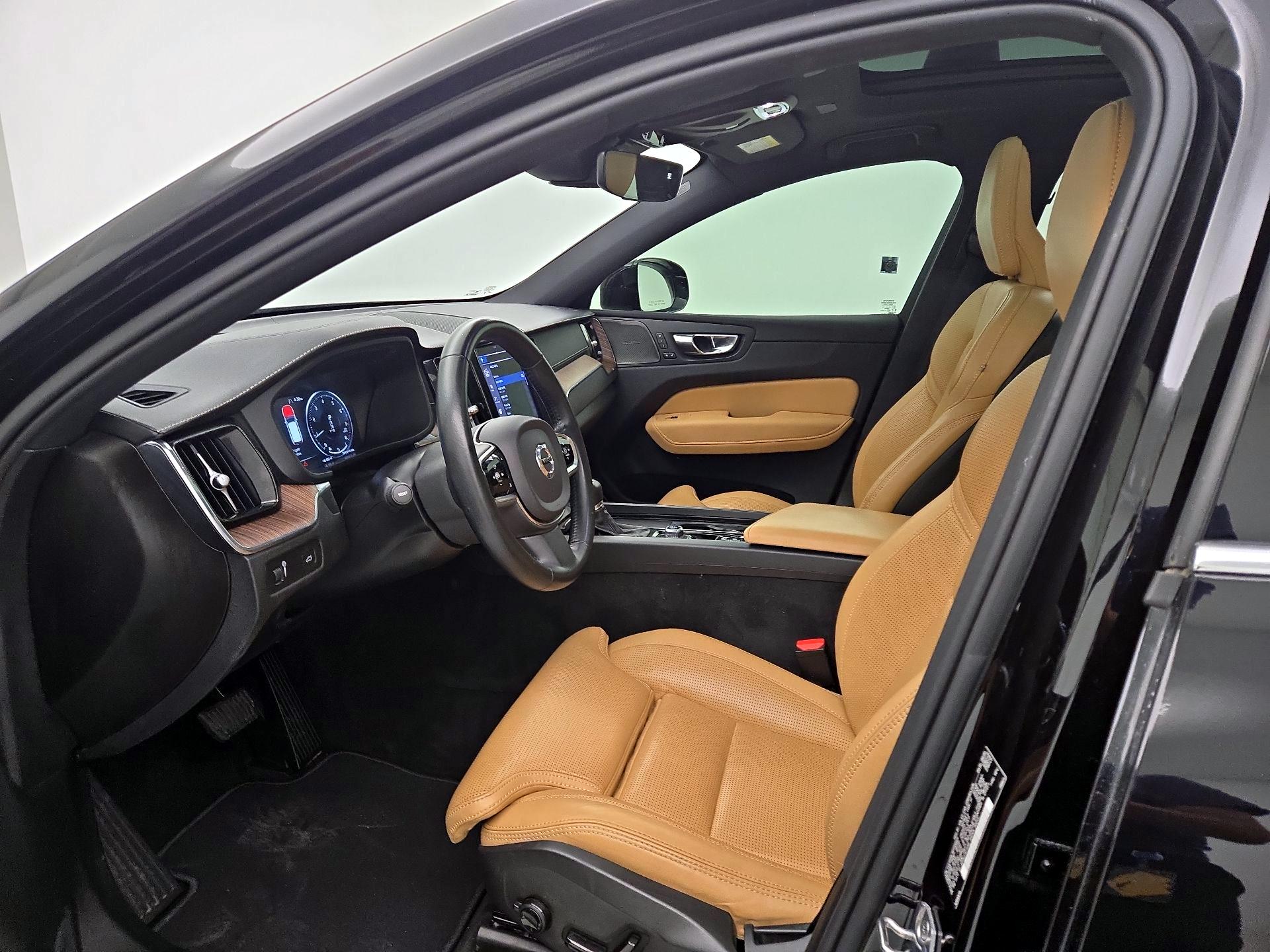 Thumbnail: 2021 Volvo XC60 - 11