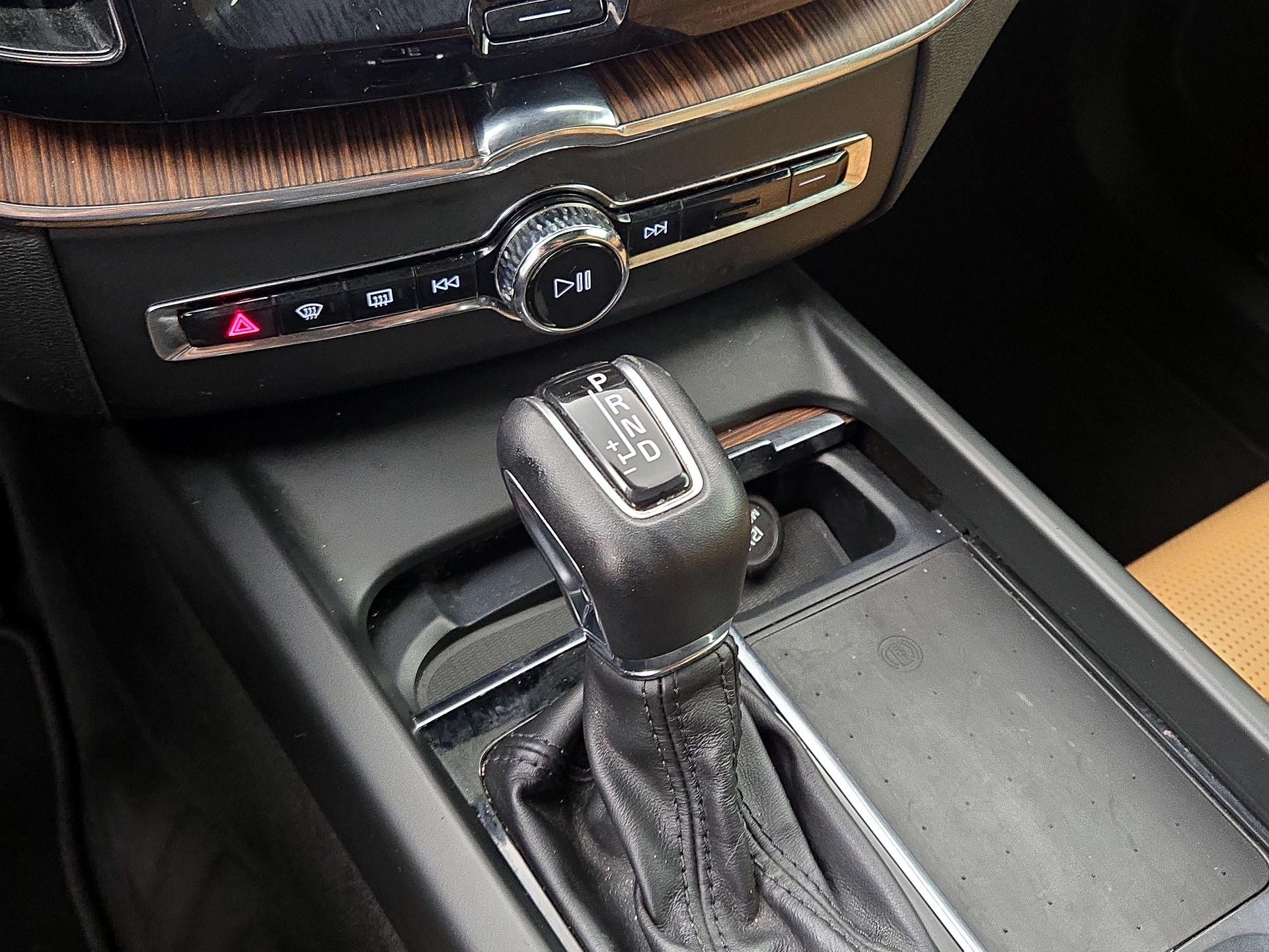 Thumbnail: 2021 Volvo XC60 - 18