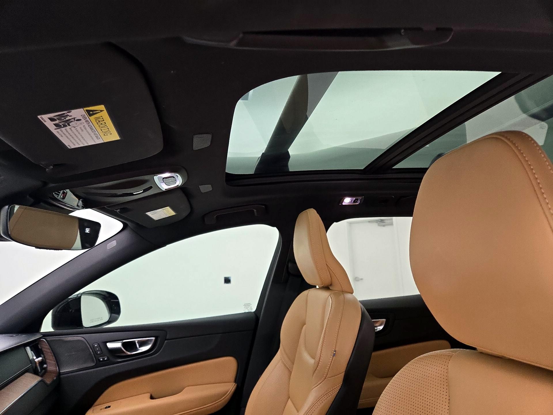 Thumbnail: 2021 Volvo XC60 - 20
