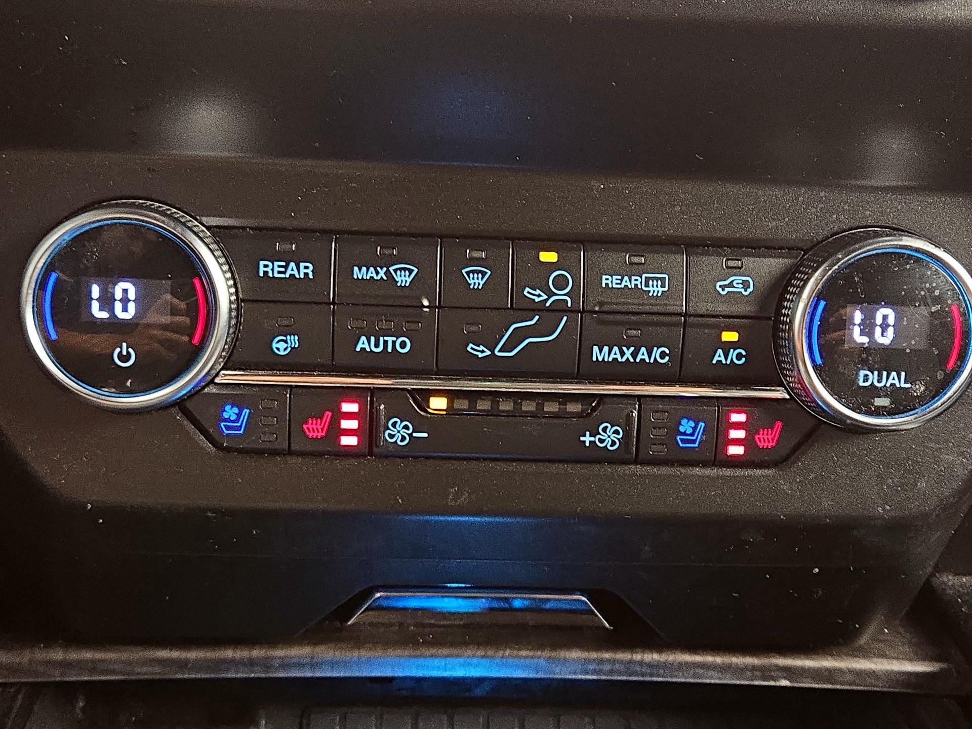 Thumbnail: 2020 Ford Expedition - 17