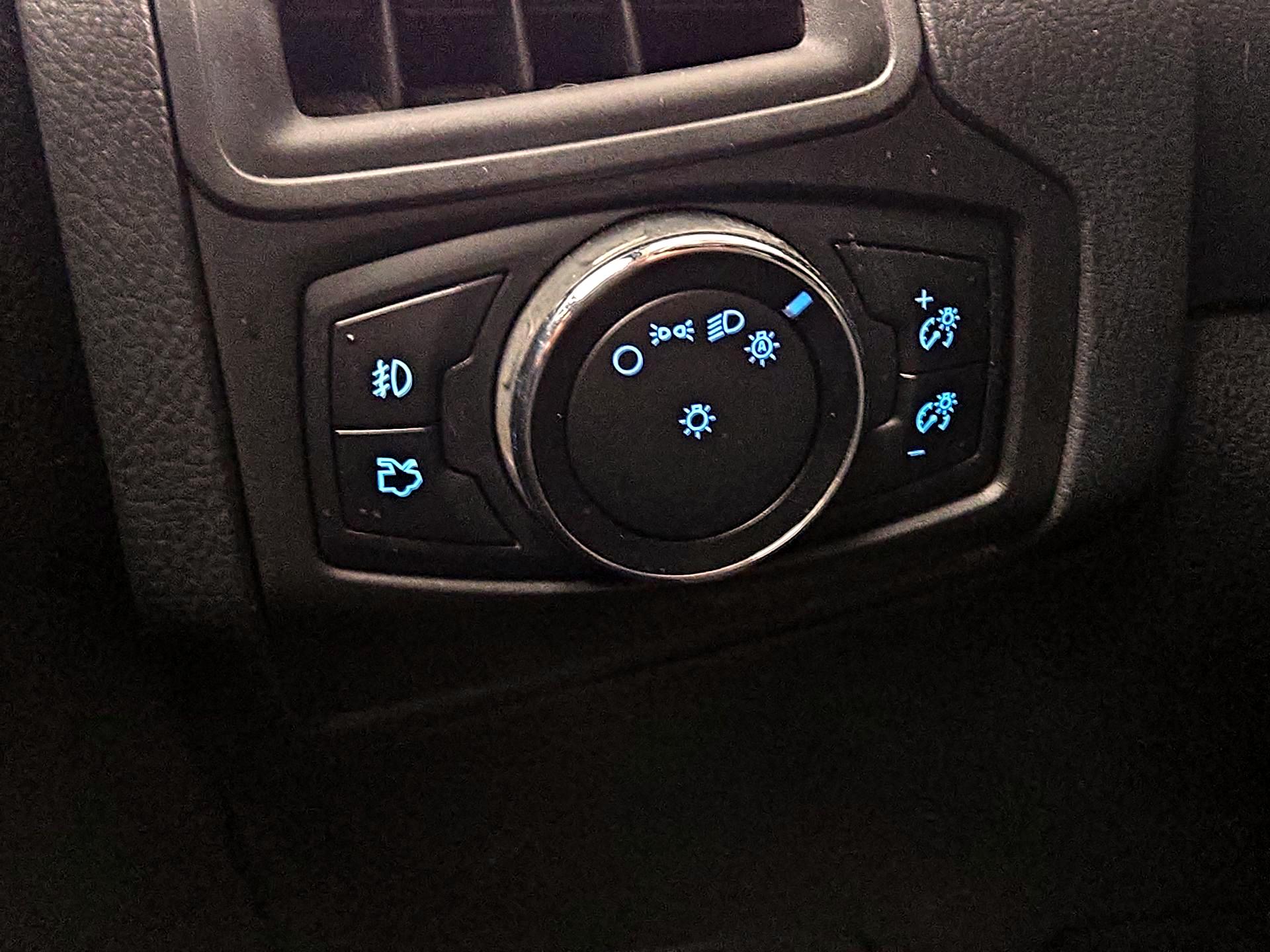 Thumbnail: 2014 Ford Focus - 13