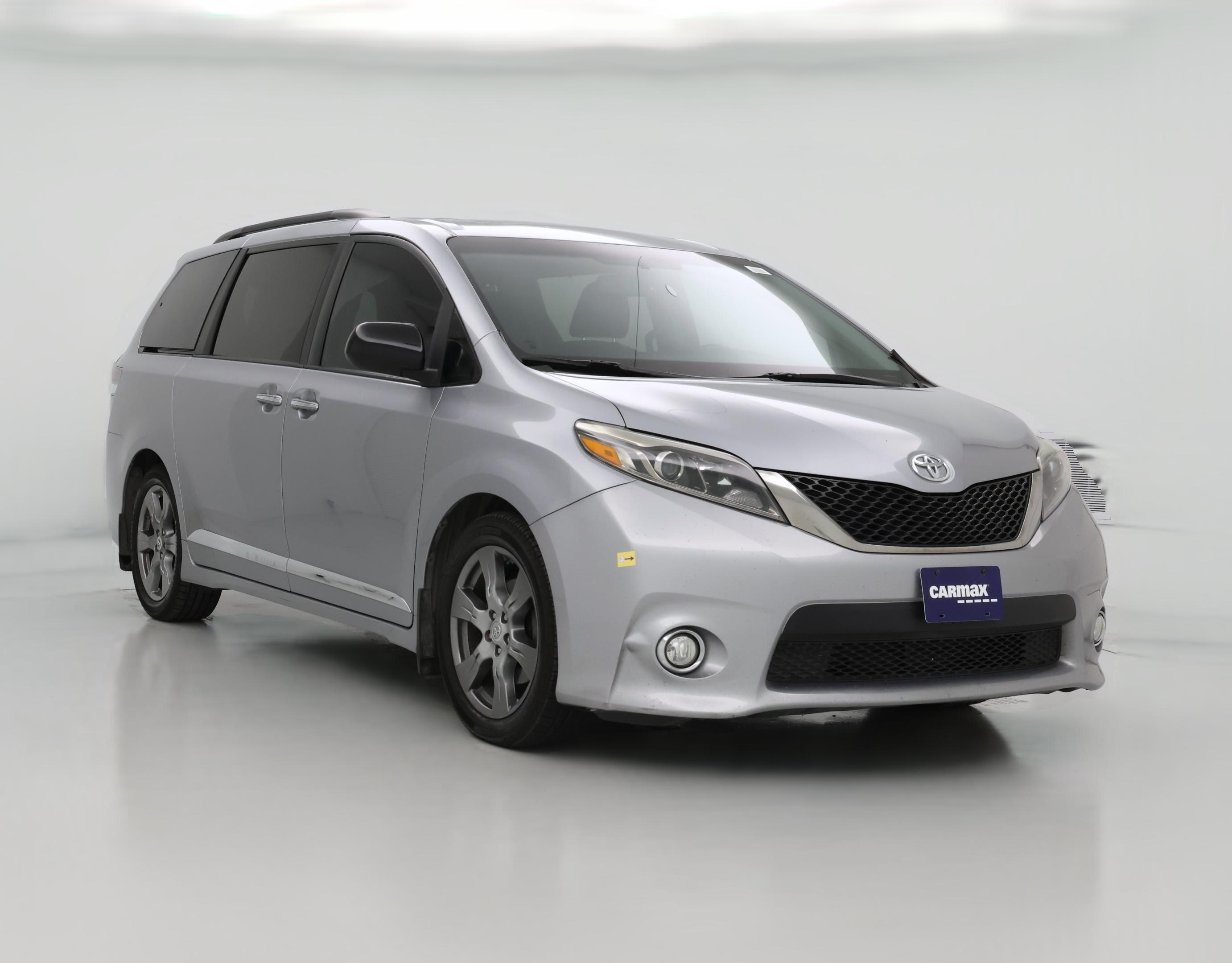 Thumbnail: 2017 Toyota Sienna - 1