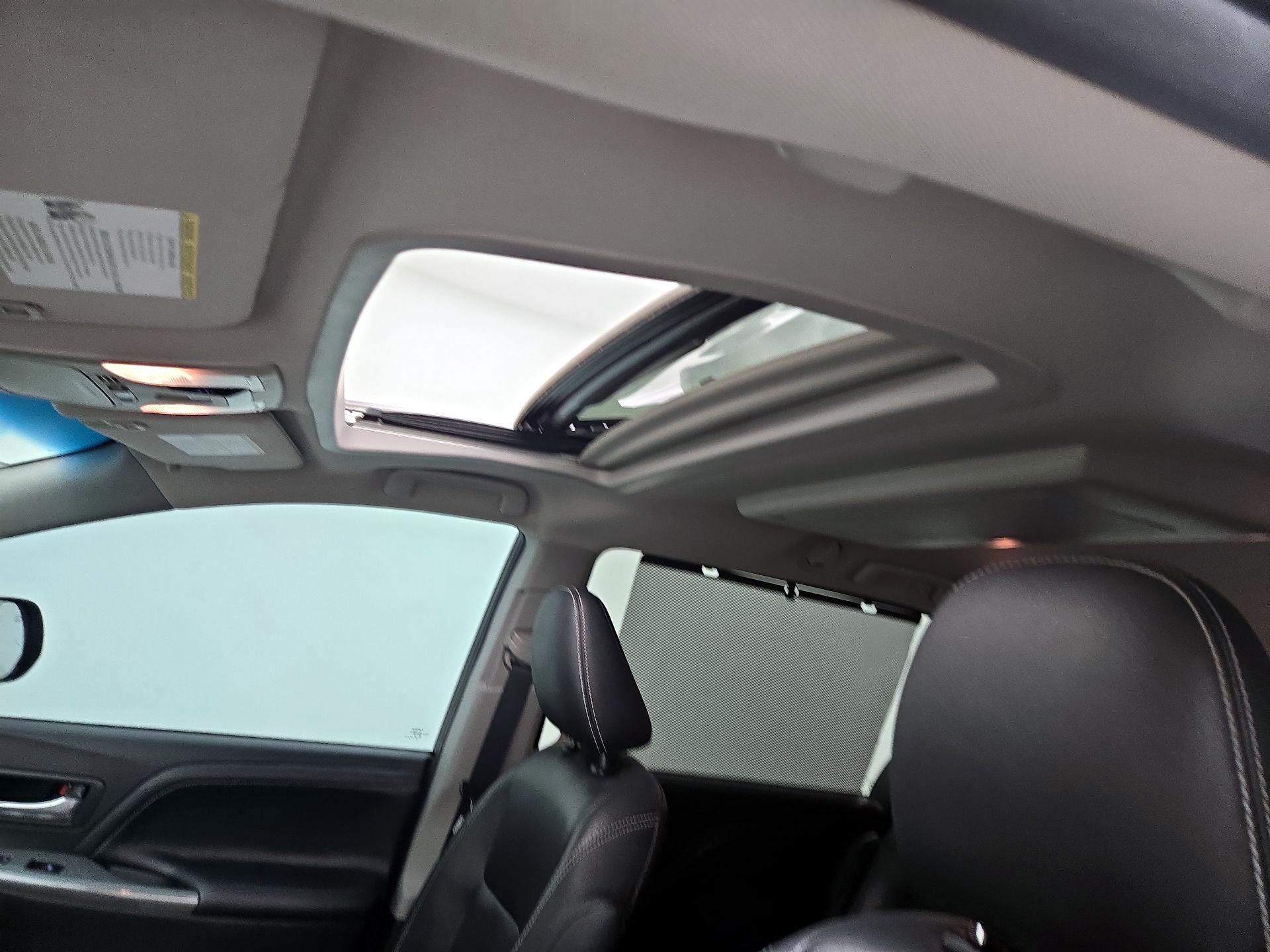 Thumbnail: 2017 Toyota Sienna - 20