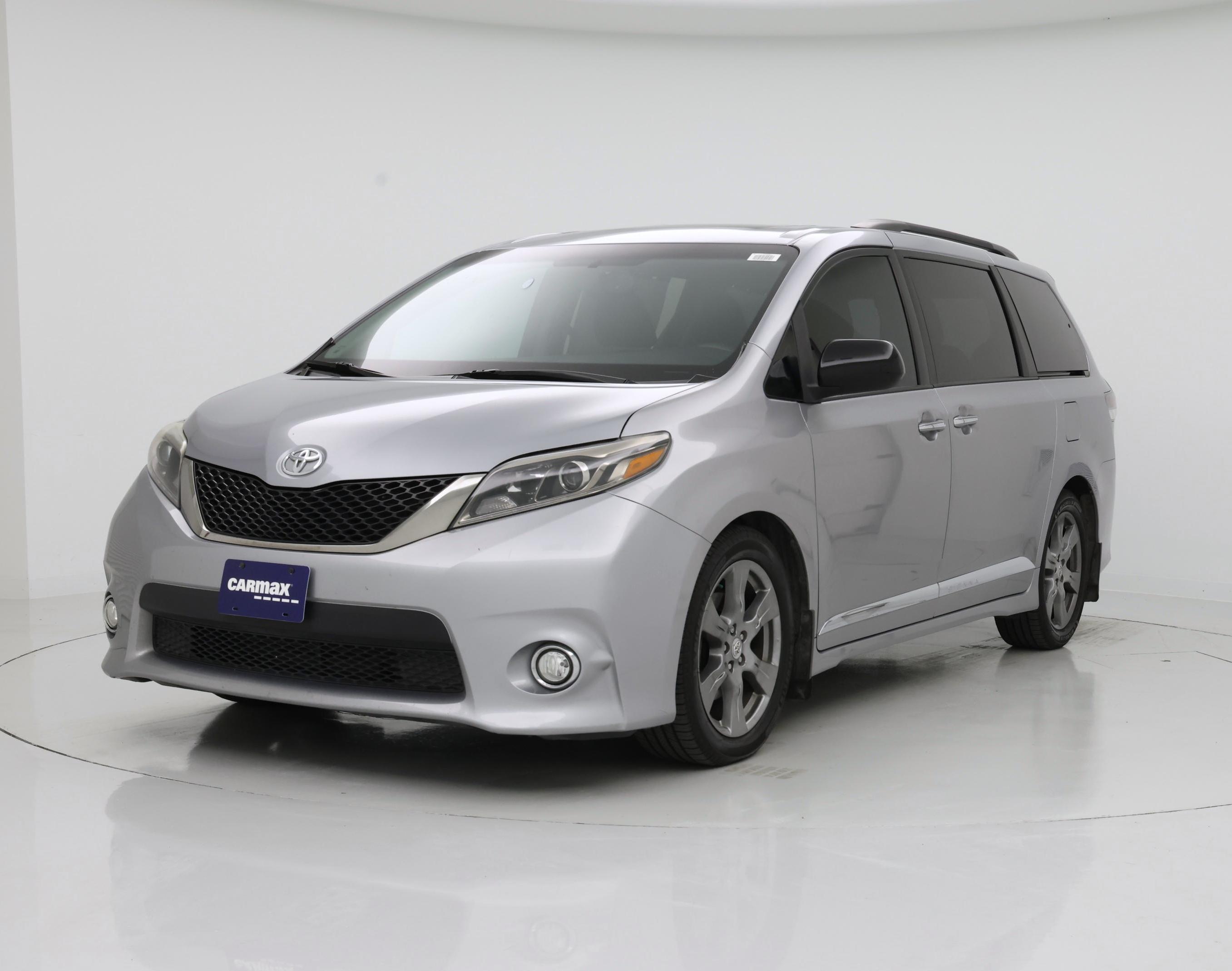 Thumbnail: 2017 Toyota Sienna - 4