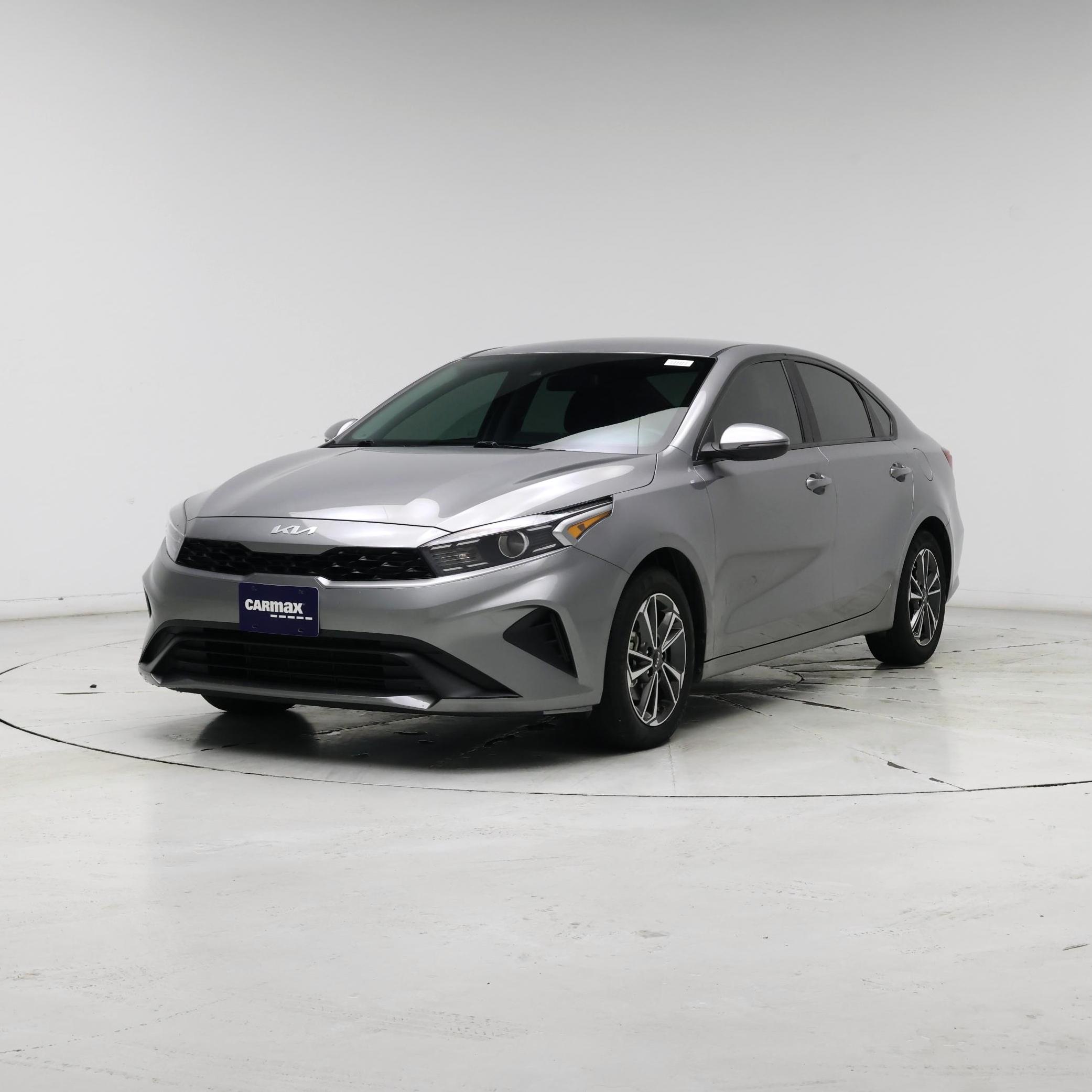 Thumbnail: 2023 Kia Forte - 4