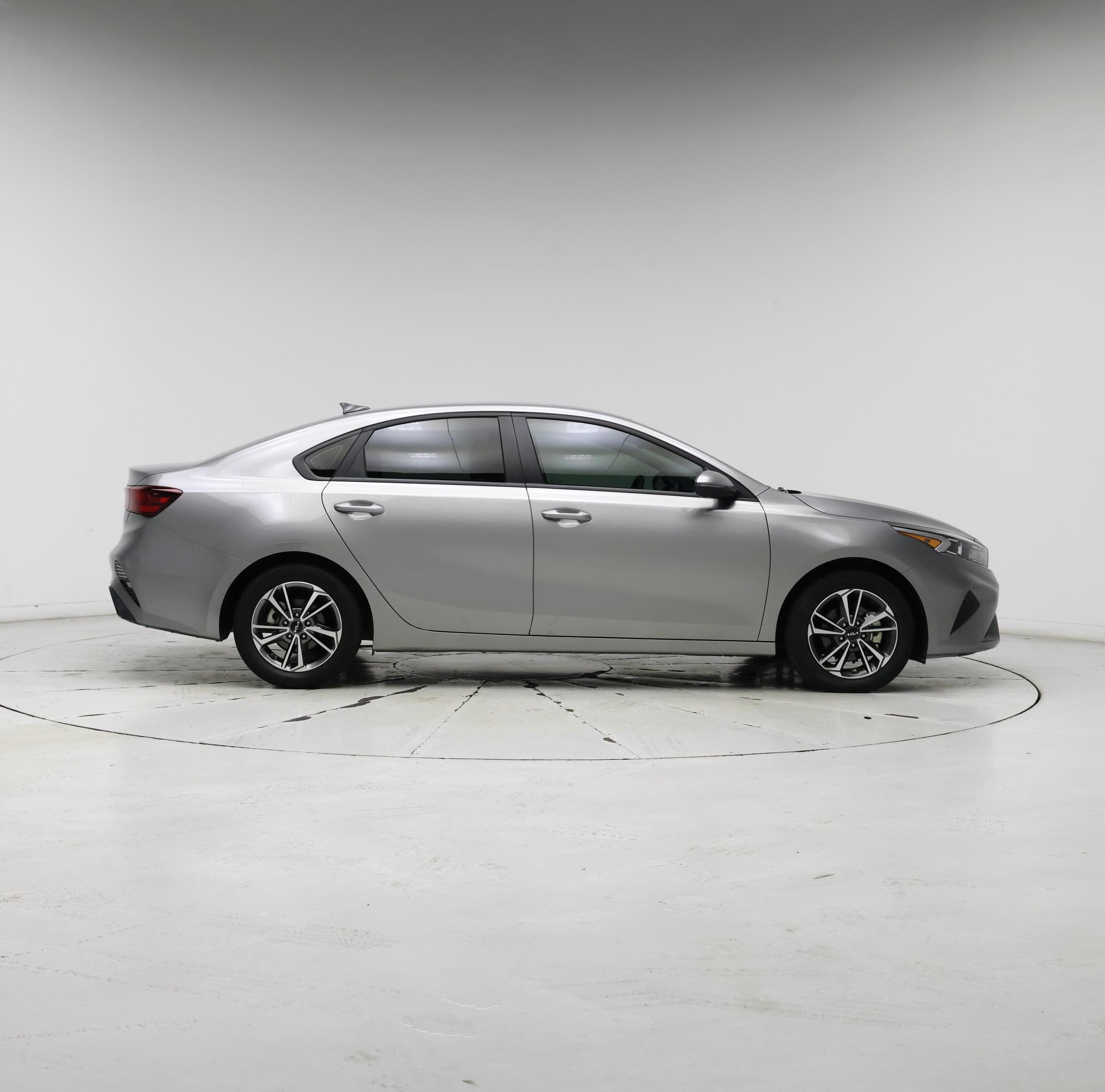 Thumbnail: 2023 Kia Forte - 7