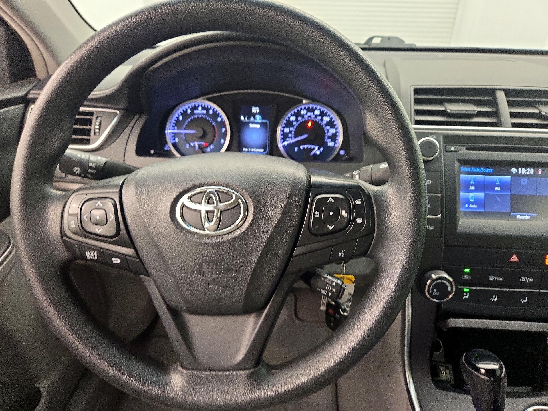 Thumbnail: 2016 Toyota Camry - 10