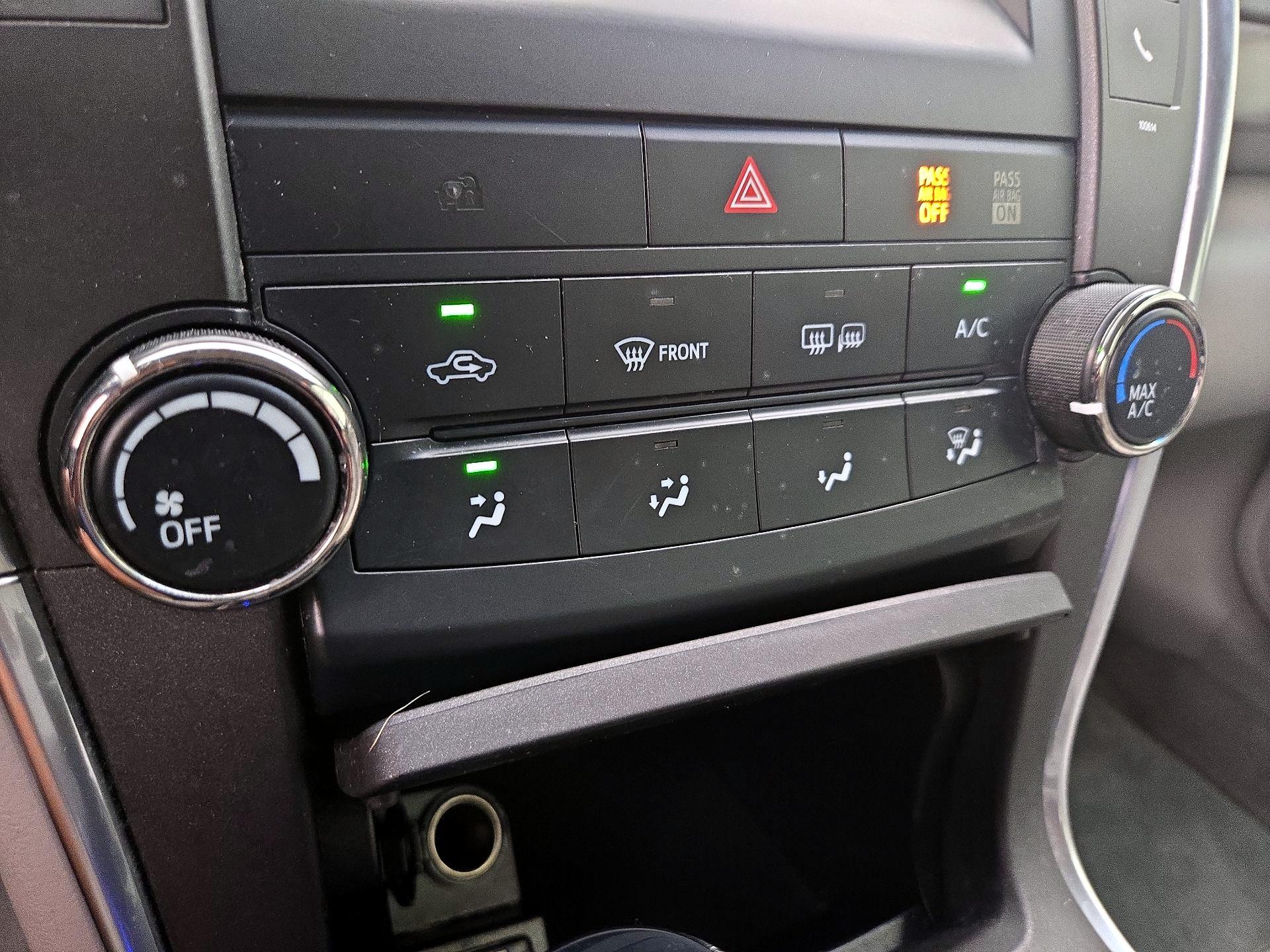 Thumbnail: 2016 Toyota Camry - 15