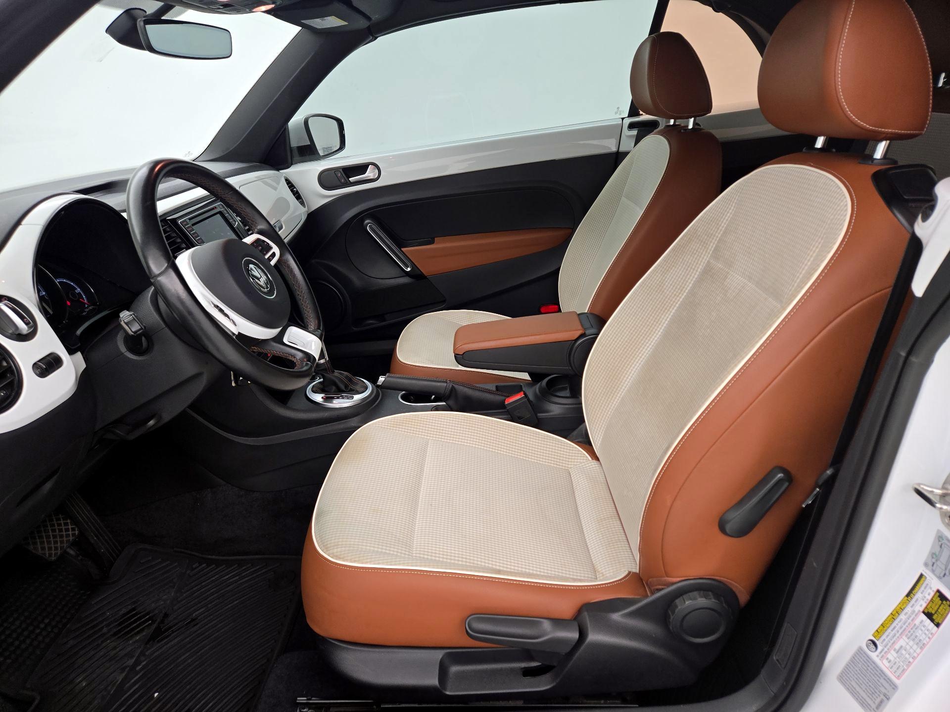 Thumbnail: 2017 Volkswagen Beetle - 11