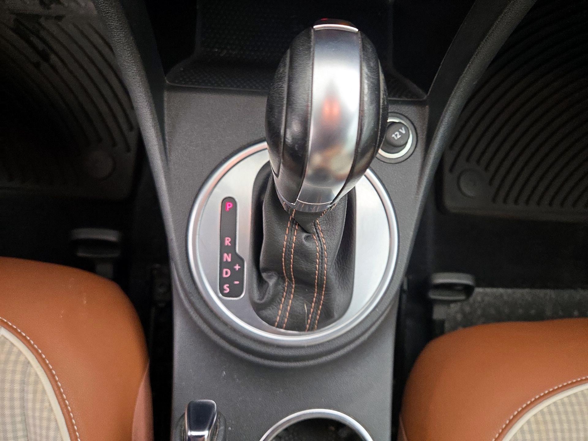 Thumbnail: 2017 Volkswagen Beetle - 18