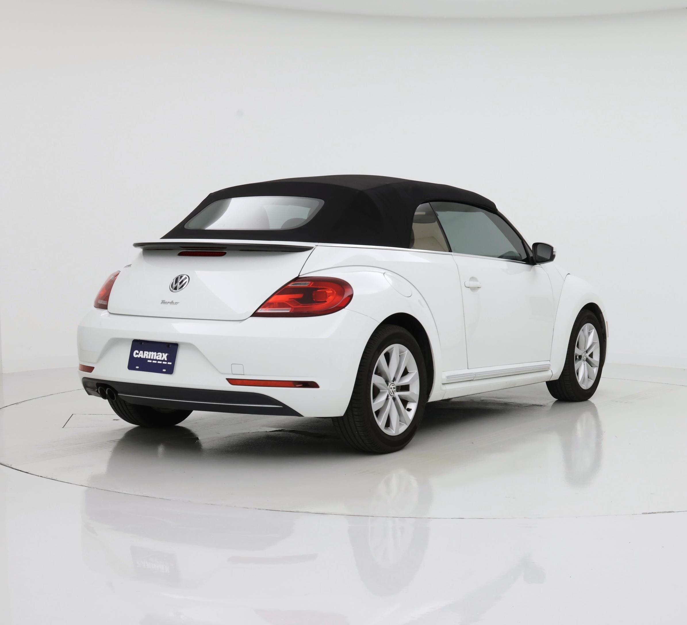 Thumbnail: 2017 Volkswagen Beetle - 8