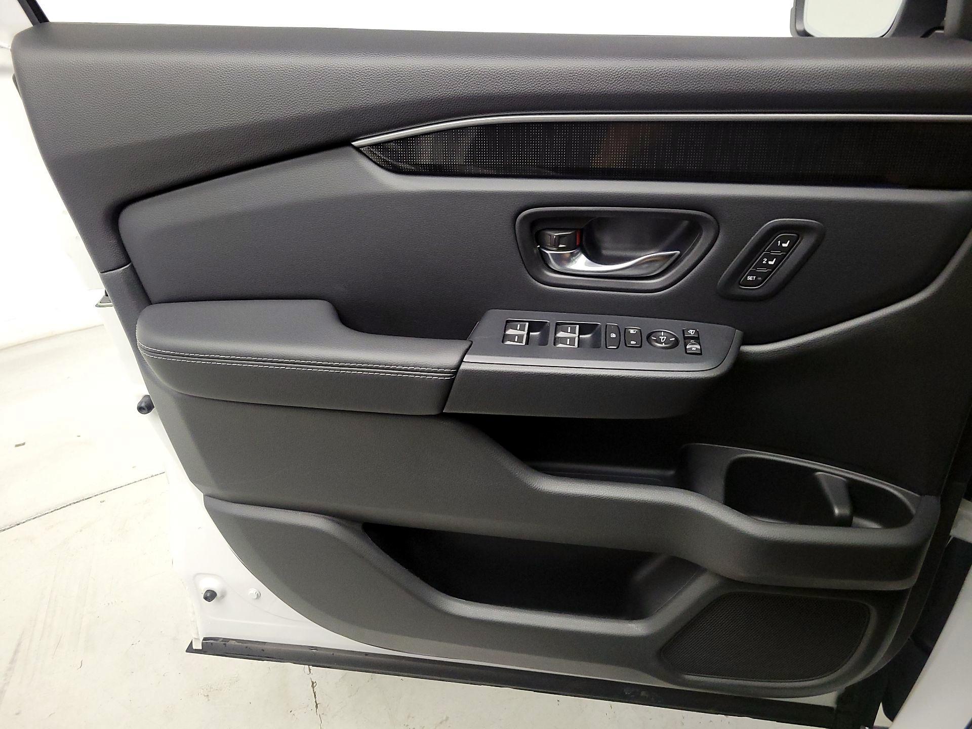Thumbnail: 2023 Honda Pilot - 12